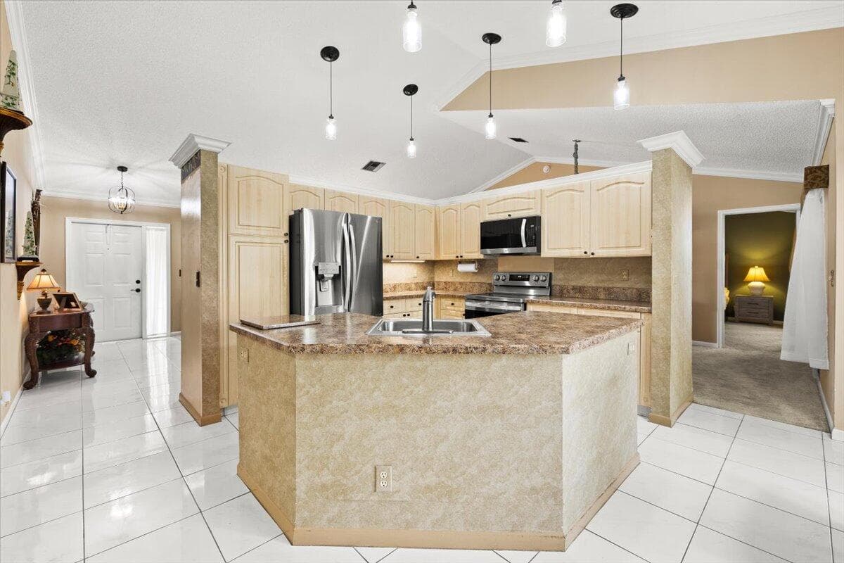 9615 Sun Pointe Drive, Boynton Beach, FL 33437 — photo 8 of 52