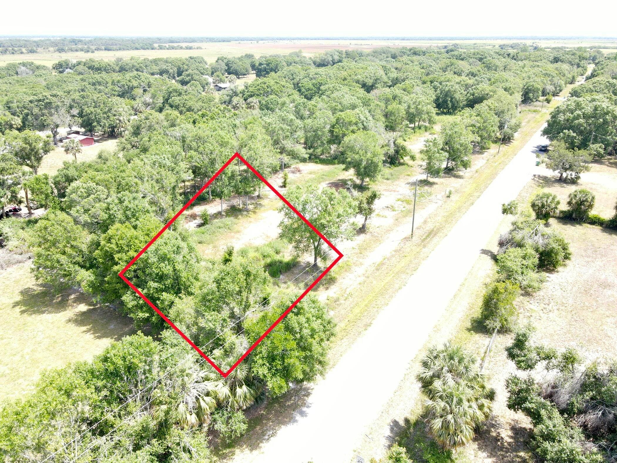 7877 NW 93rd Court, Okeechobee, FL 34972 — photo 3 of 4