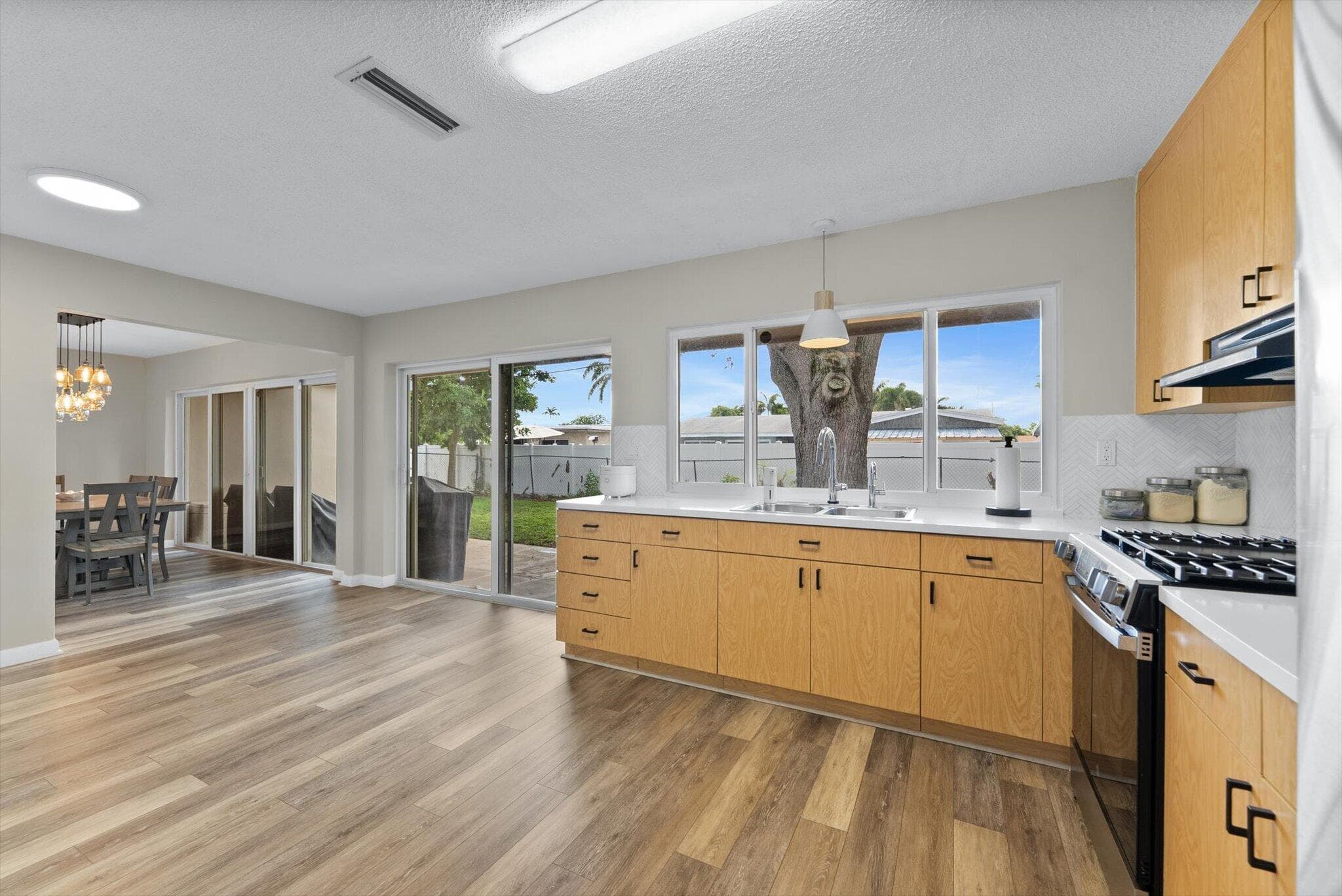 6744 SW 34th Court, Miramar, FL 33023 — photo 13 of 36
