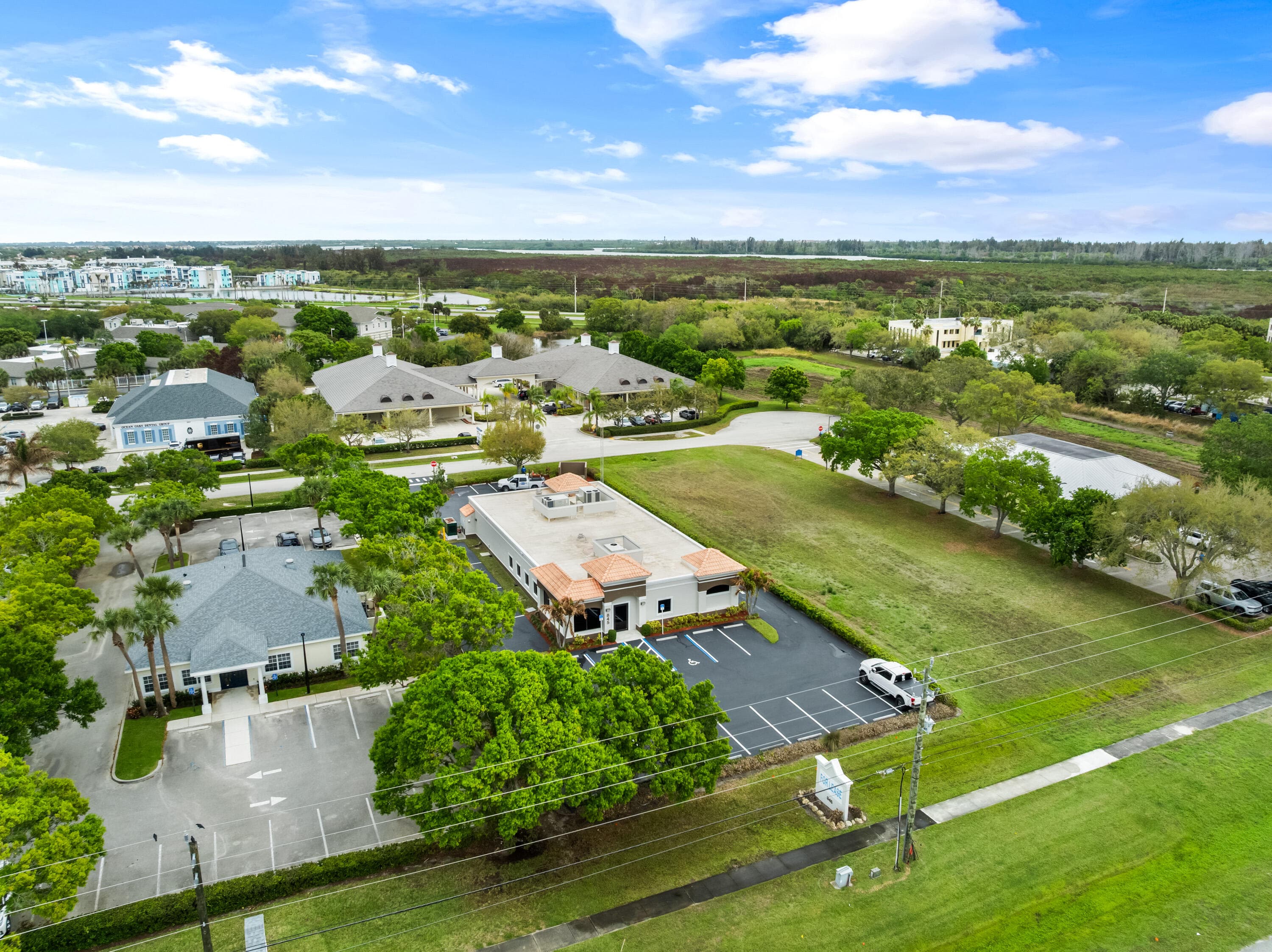 845 37th Place, Vero Beach, FL 32960 — photo 3 of 41