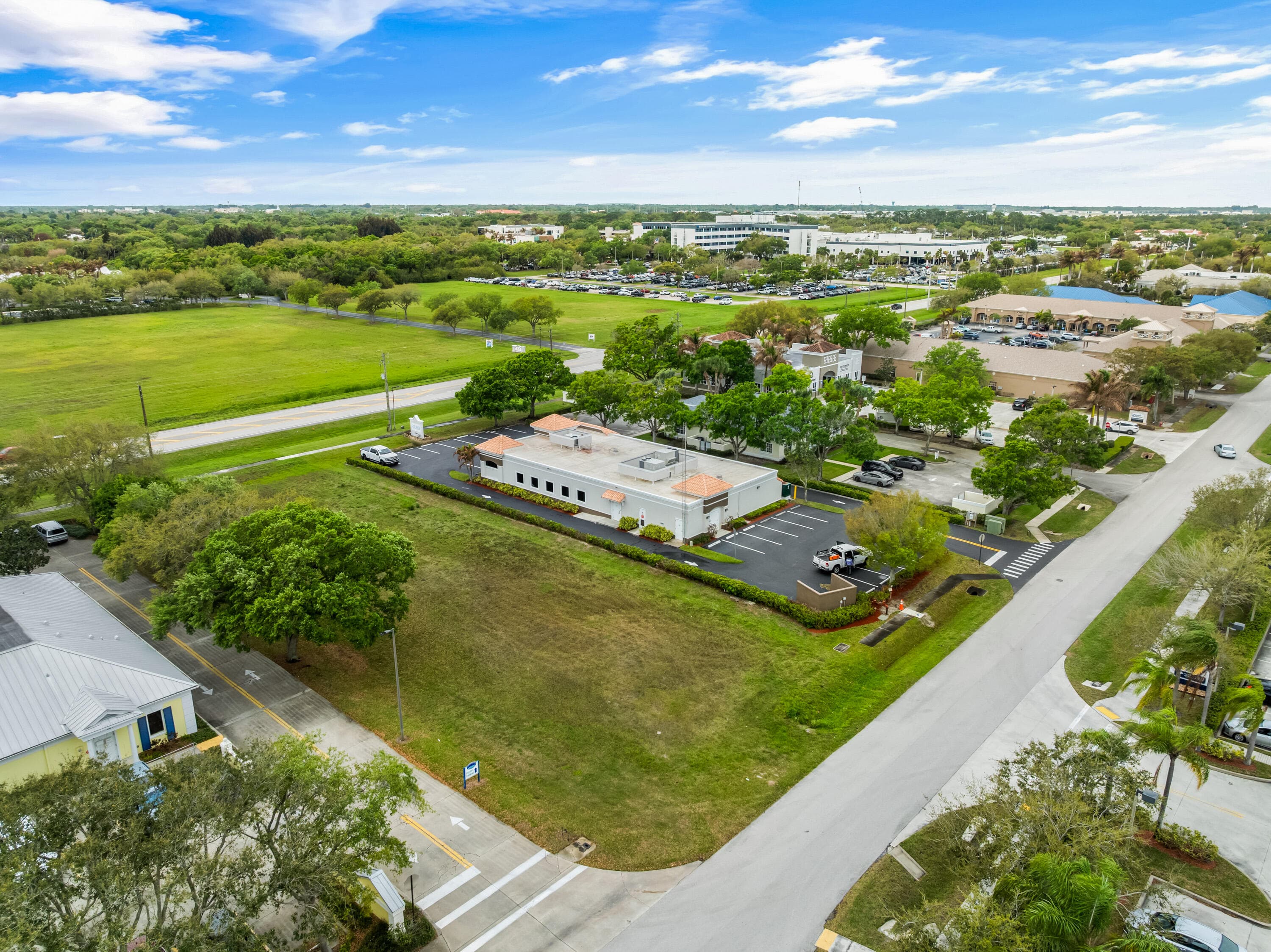 845 37th Place, Vero Beach, FL 32960 — photo 4 of 41