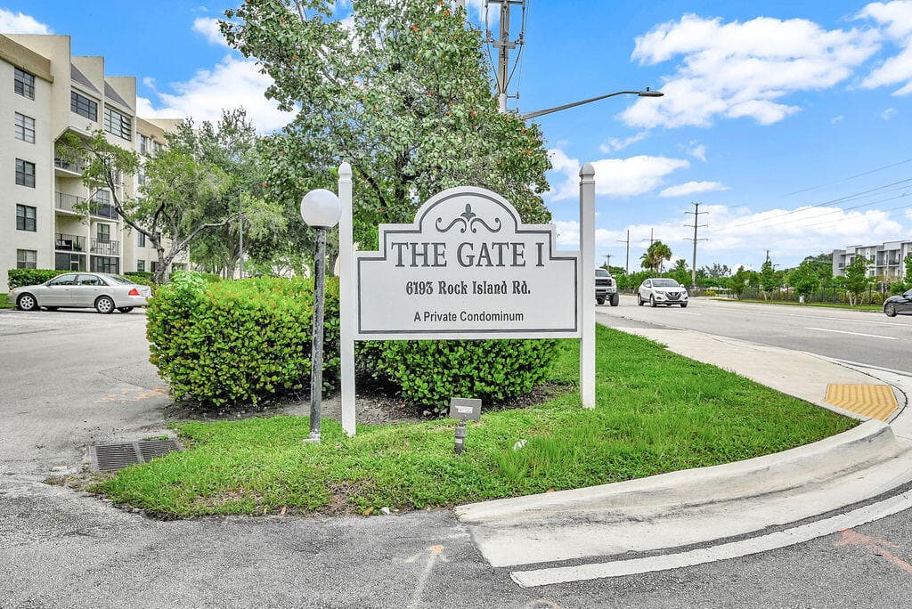 6190 Woodlands Boulevard 311, Tamarac, FL 33319 — photo 5 of 35