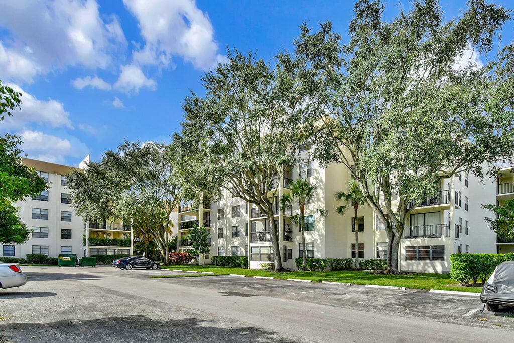 6190 Woodlands Boulevard 311, Tamarac, FL 33319 — photo 8 of 35