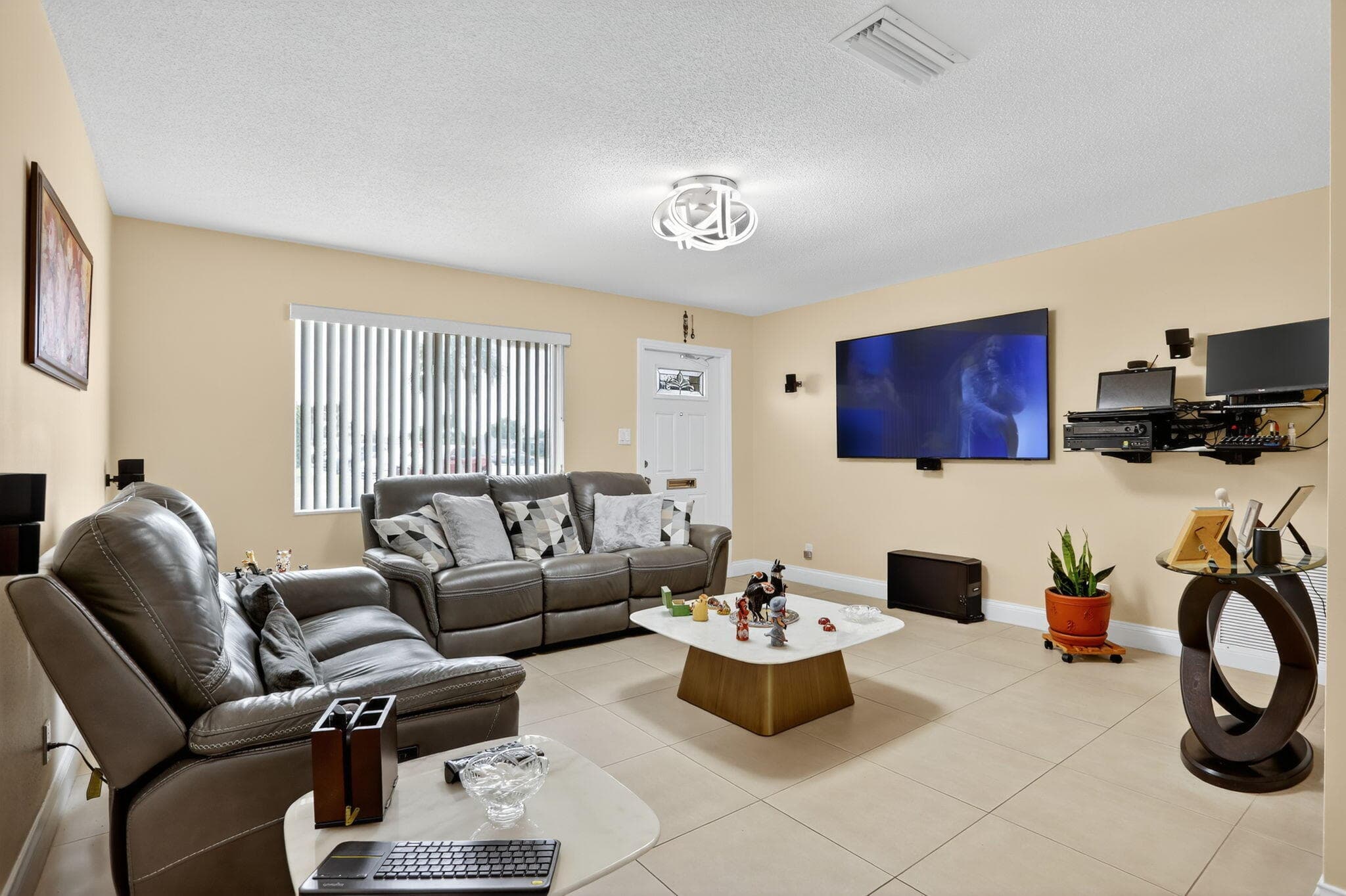 6945 NW 14th Street, Margate, FL 33063 — photo 4 of 33