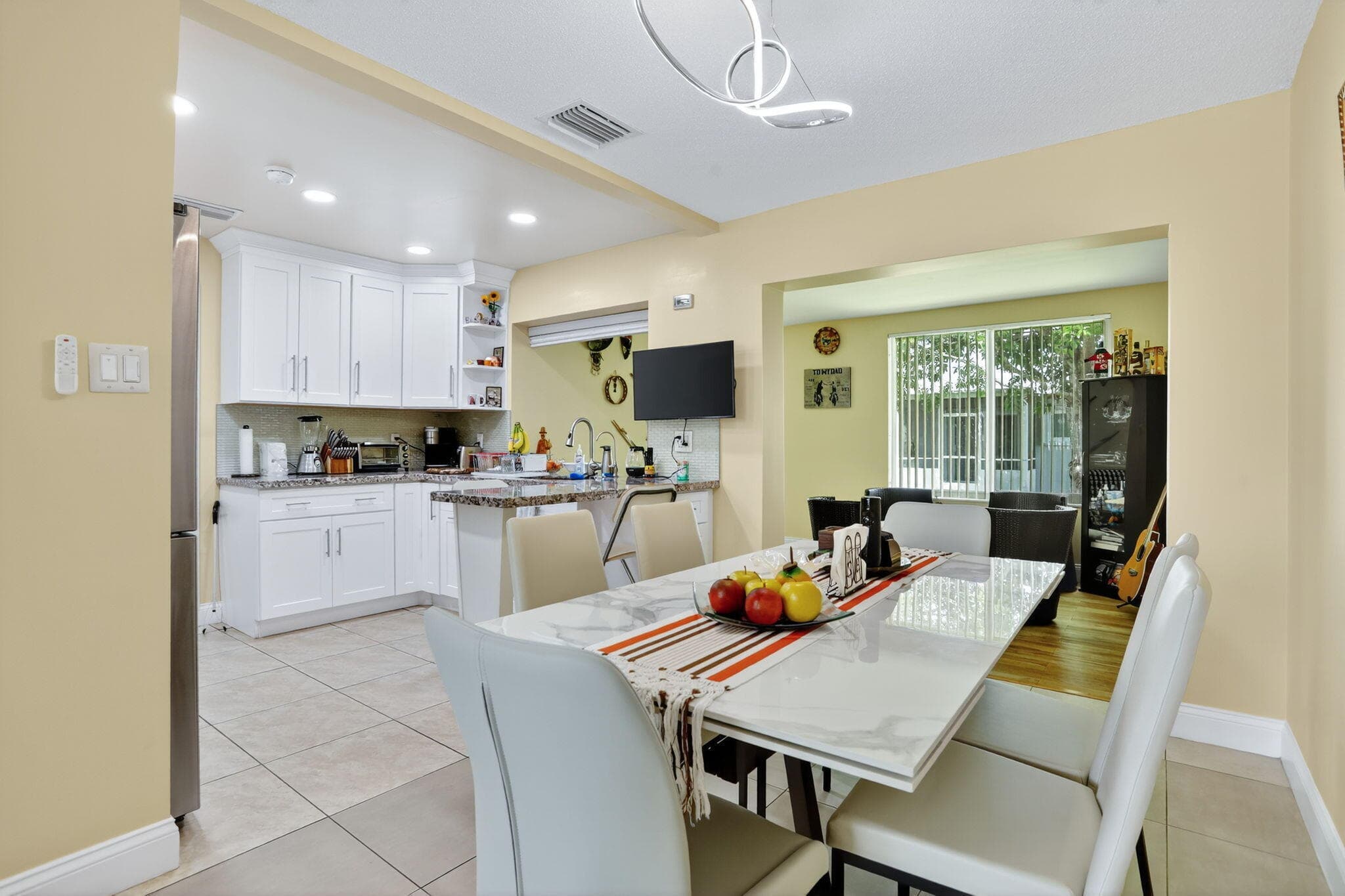 6945 NW 14th Street, Margate, FL 33063 — photo 5 of 33