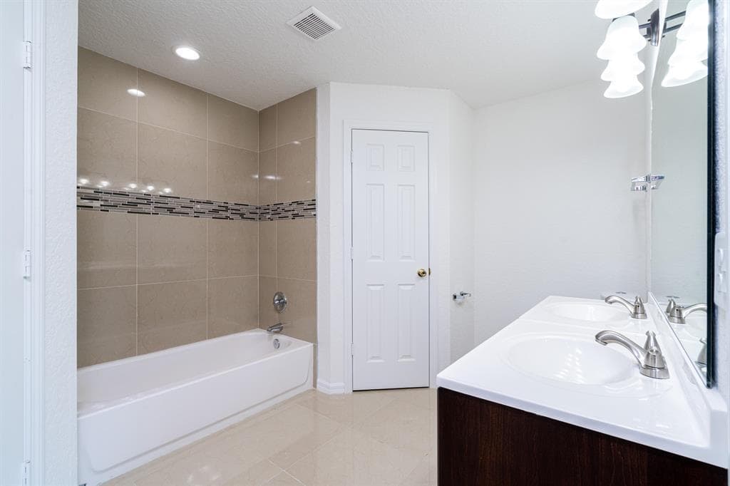 986 SW Romaine Lane, Port St. Lucie, FL 34953 — photo 8 of 14