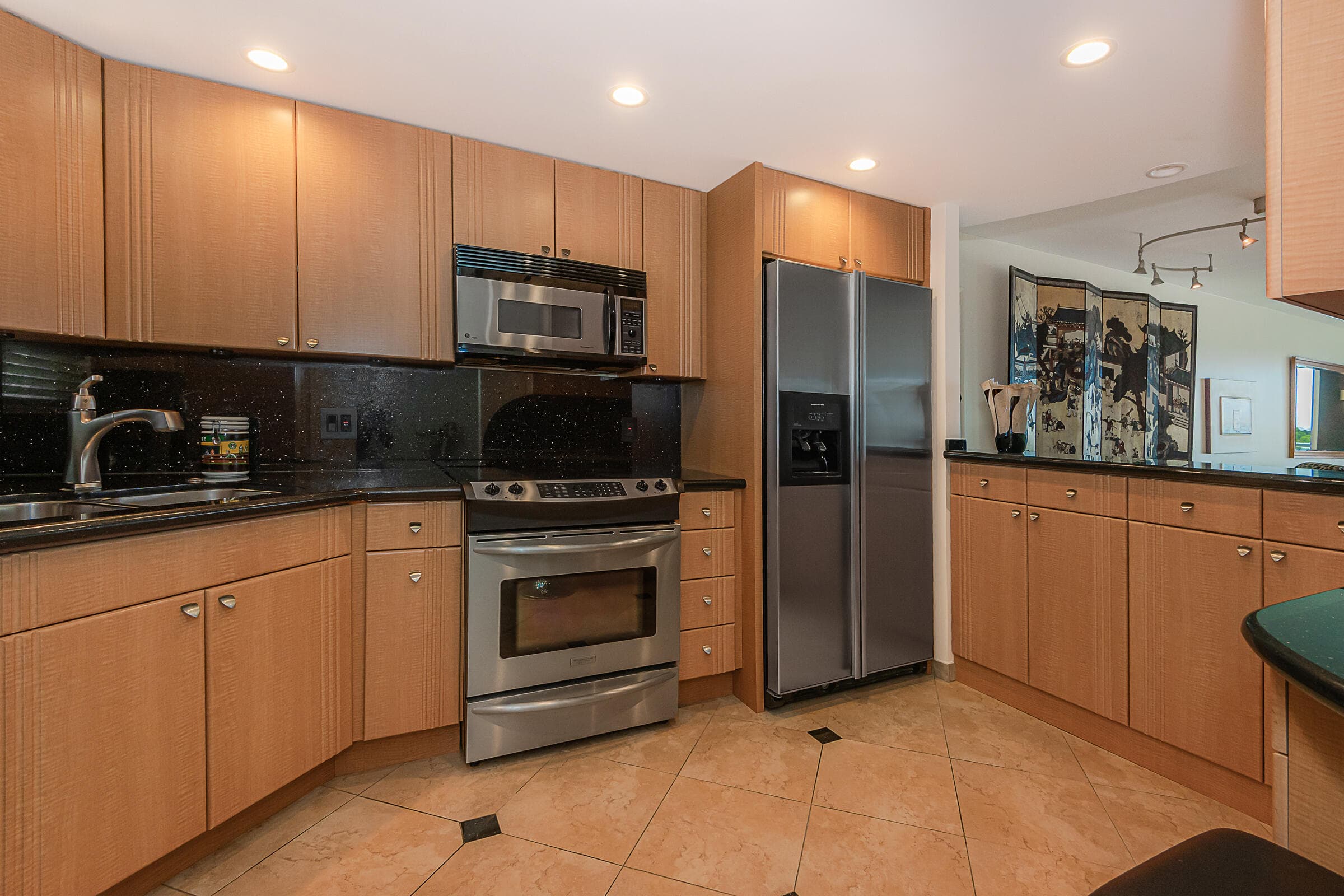 511 Bayshore Drive 707, Fort Lauderdale, FL 33304 — photo 7 of 31