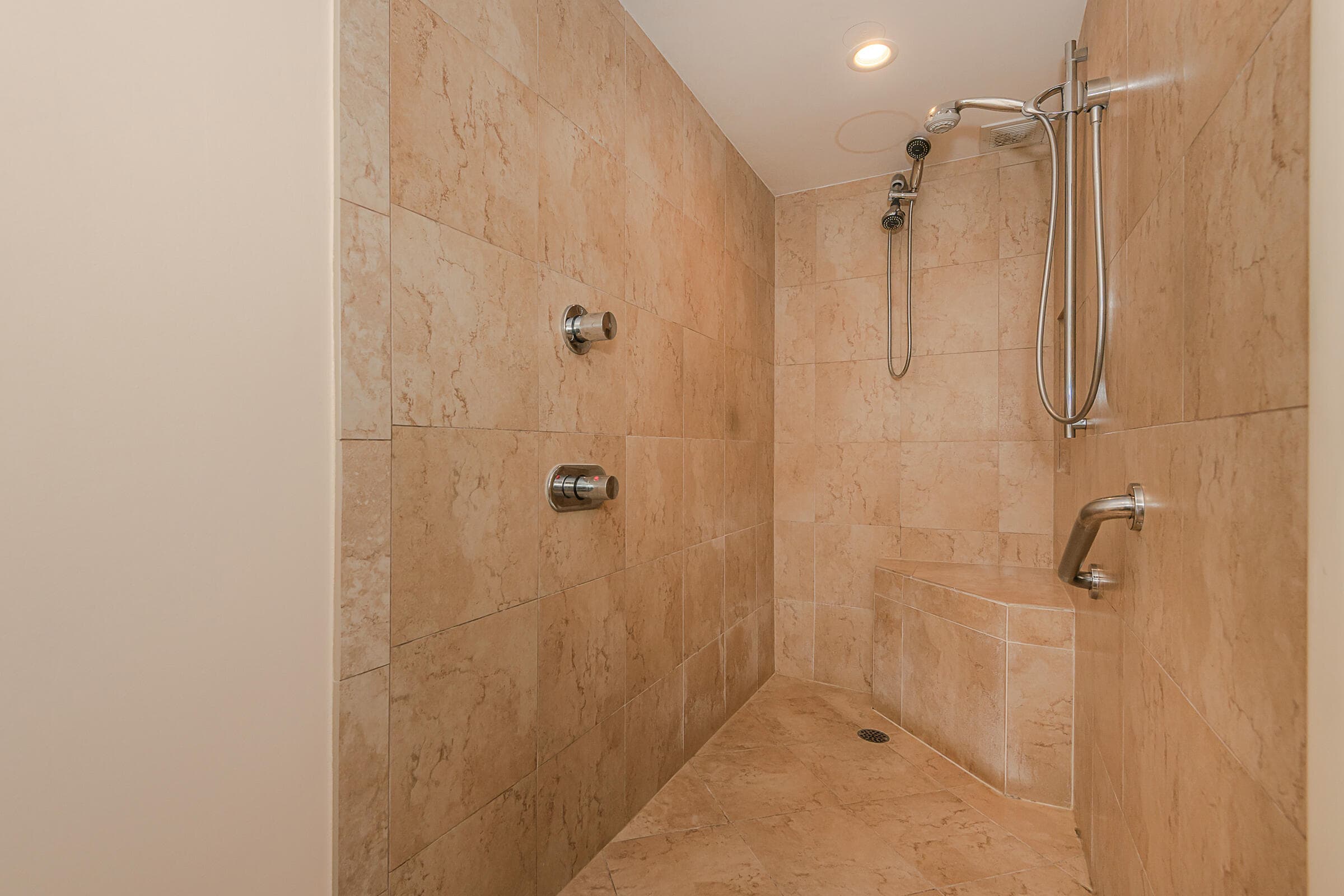 511 Bayshore Drive 707, Fort Lauderdale, FL 33304 — photo 13 of 31