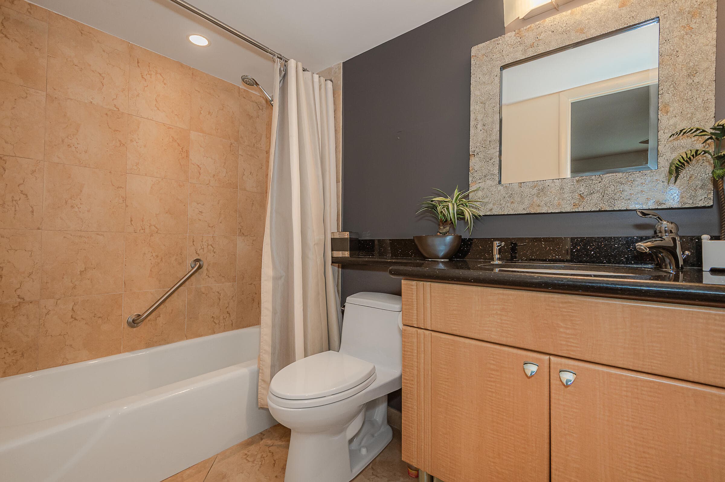 511 Bayshore Drive 707, Fort Lauderdale, FL 33304 — photo 17 of 31