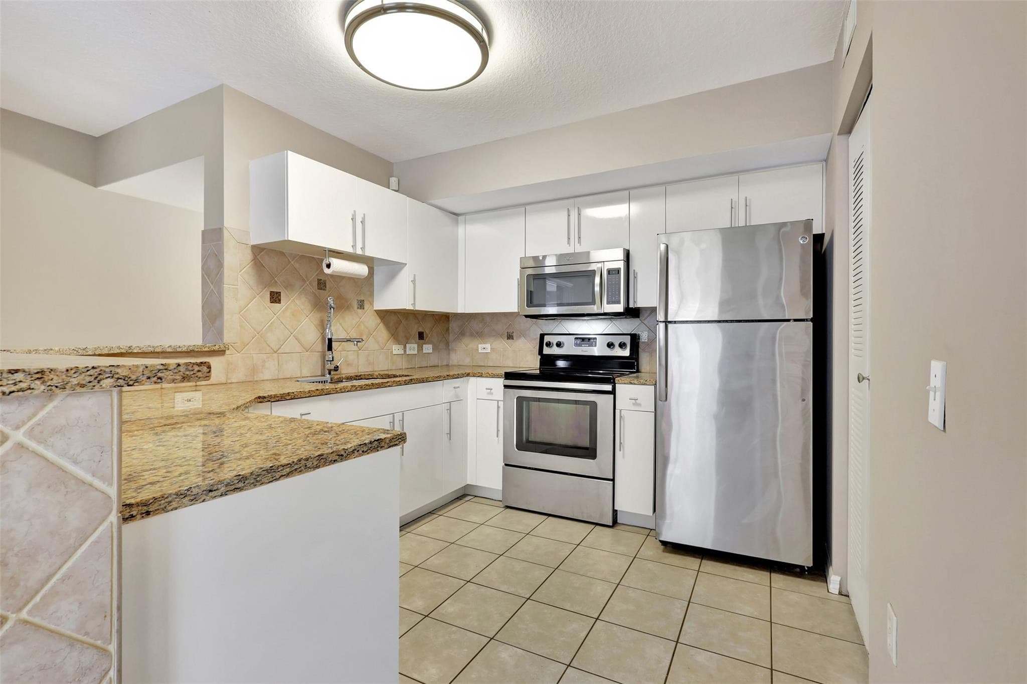 310 Villa Circle 310, Boynton Beach, FL 33435 — photo 3 of 46
