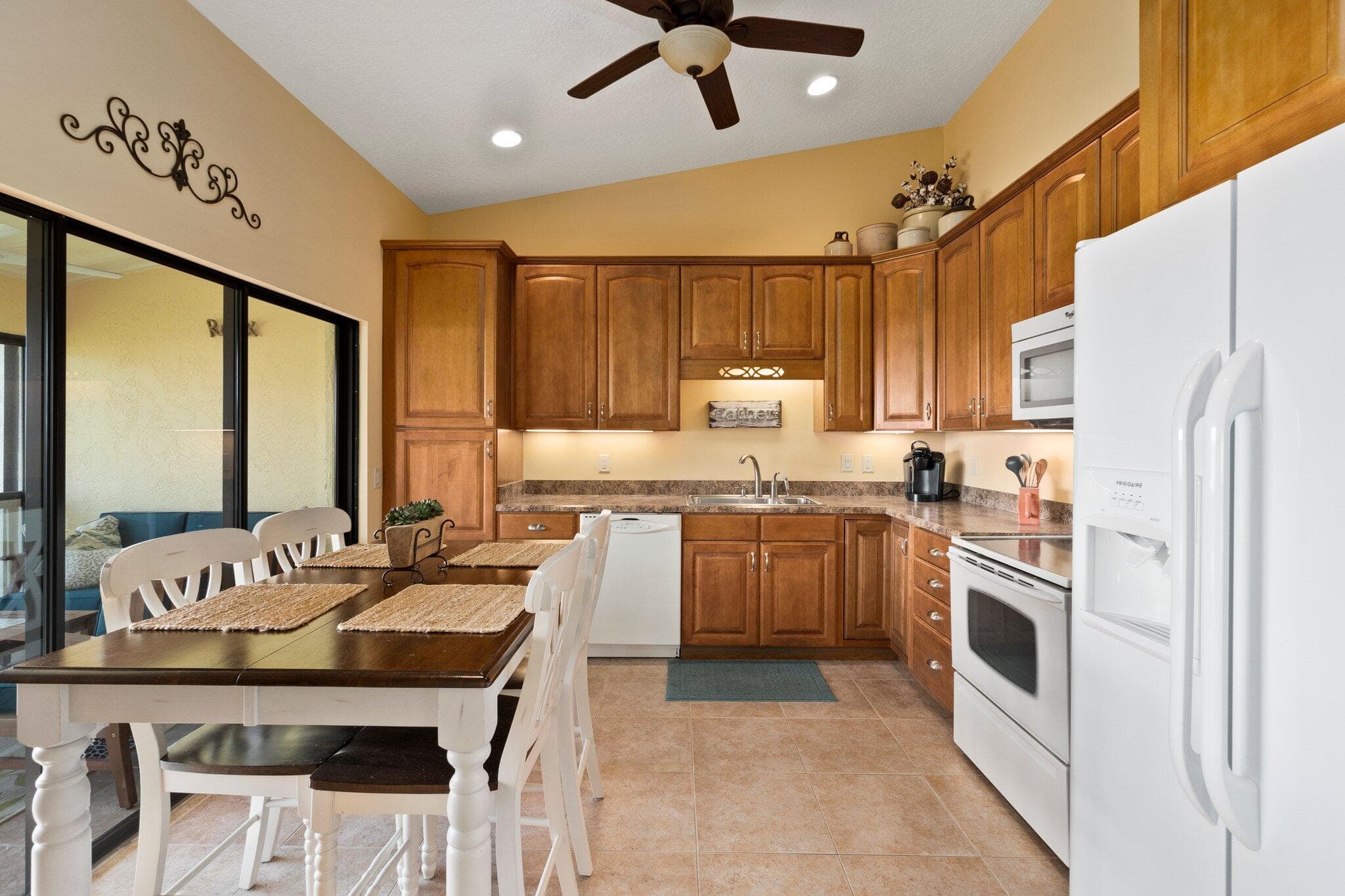 3225 S Lakeview Circle 22-202, Fort Pierce, FL 34949 — photo 18 of 41