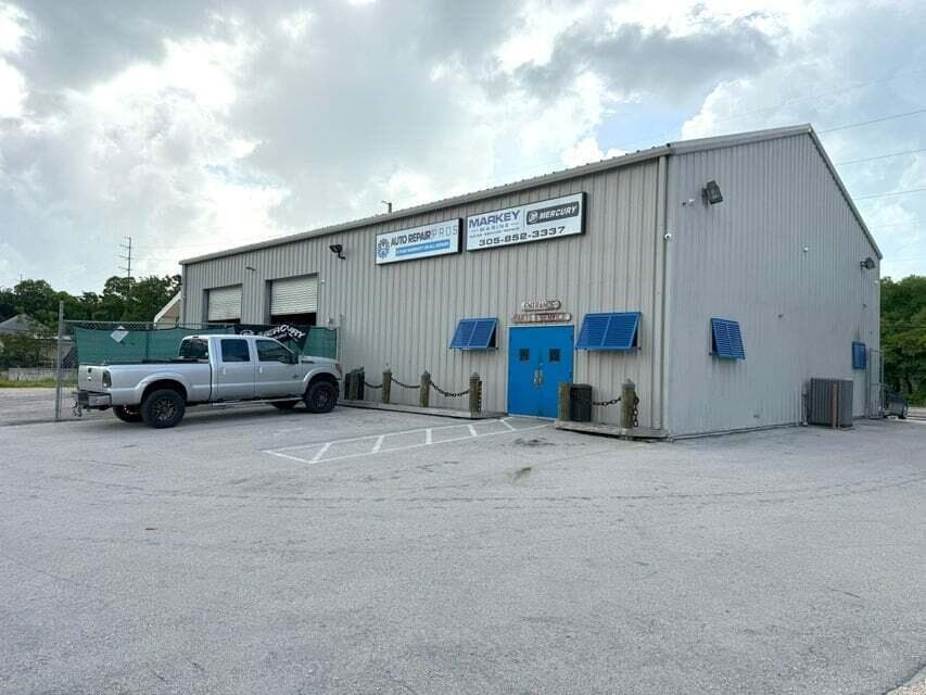 98250 Overseas Highway, Key Largo, FL 33037 — photo 1 of 10