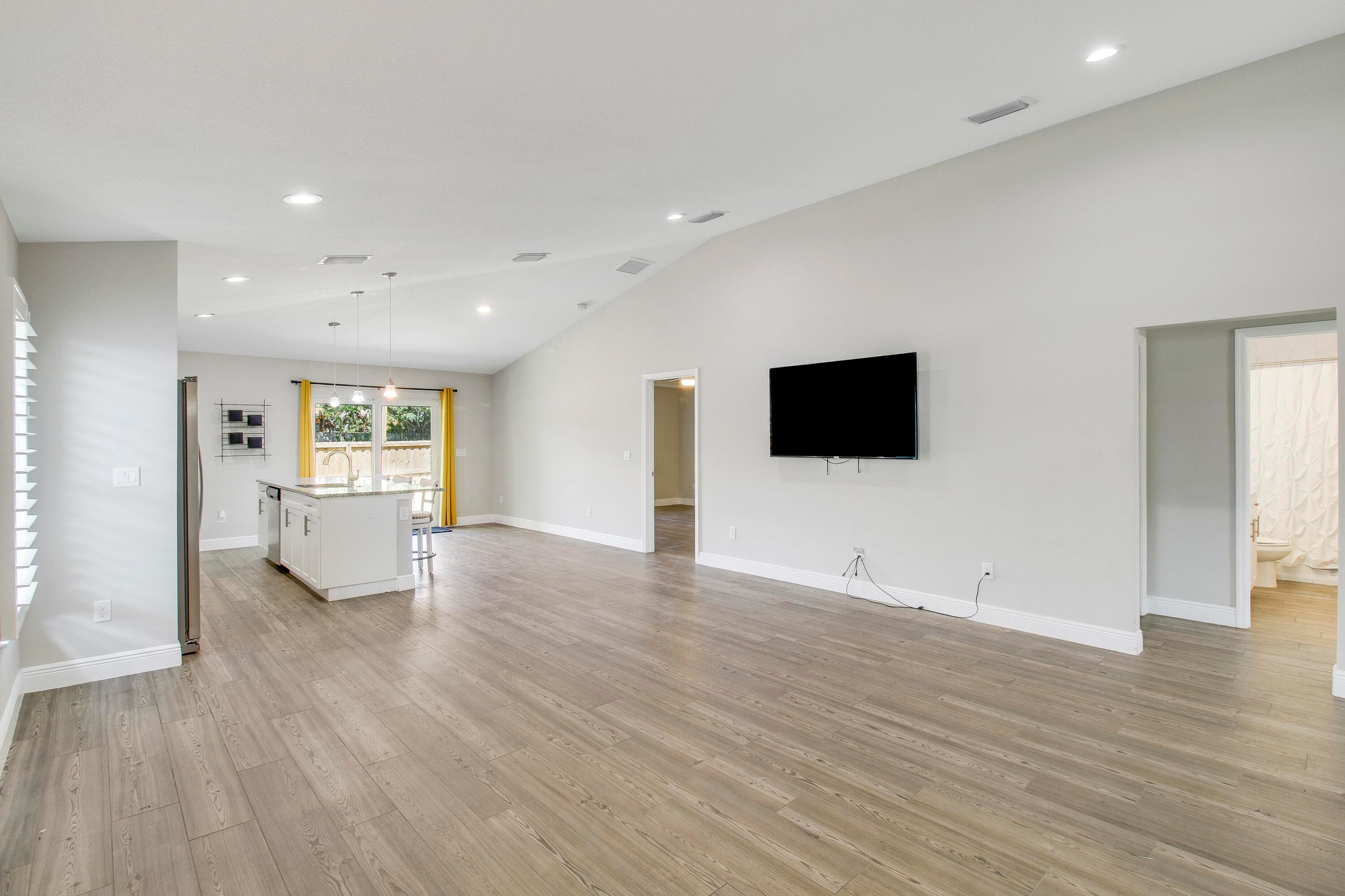 3121 Pinewood Avenue, West Palm Beach, FL 33407 — photo 10 of 24