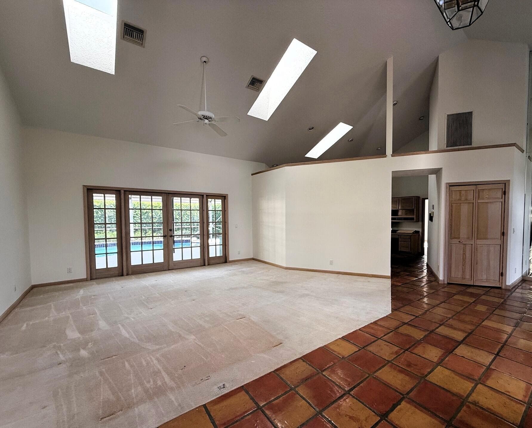 4 Lochwick Road, Palm Beach Gardens, FL 33418 — photo 4 of 35