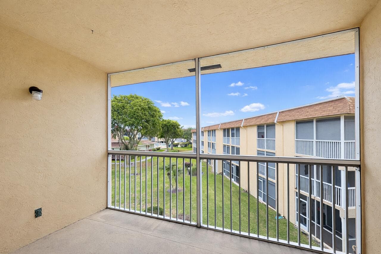 700 Village Green Court 316, Palm Springs, FL 33461 — photo 17 of 23