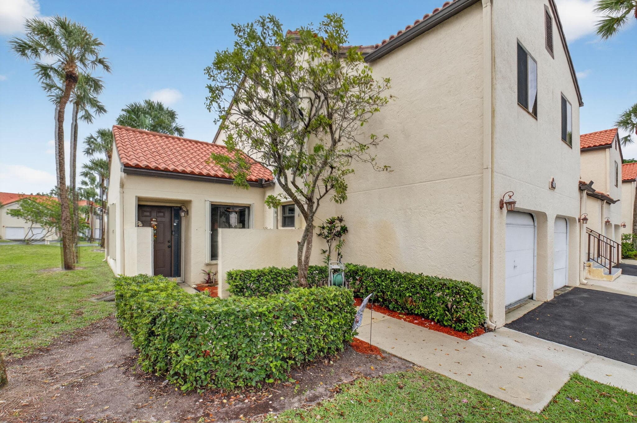 10 Vía De Casas Sur 101, Boynton Beach, FL 33426 — photo 2 of 46