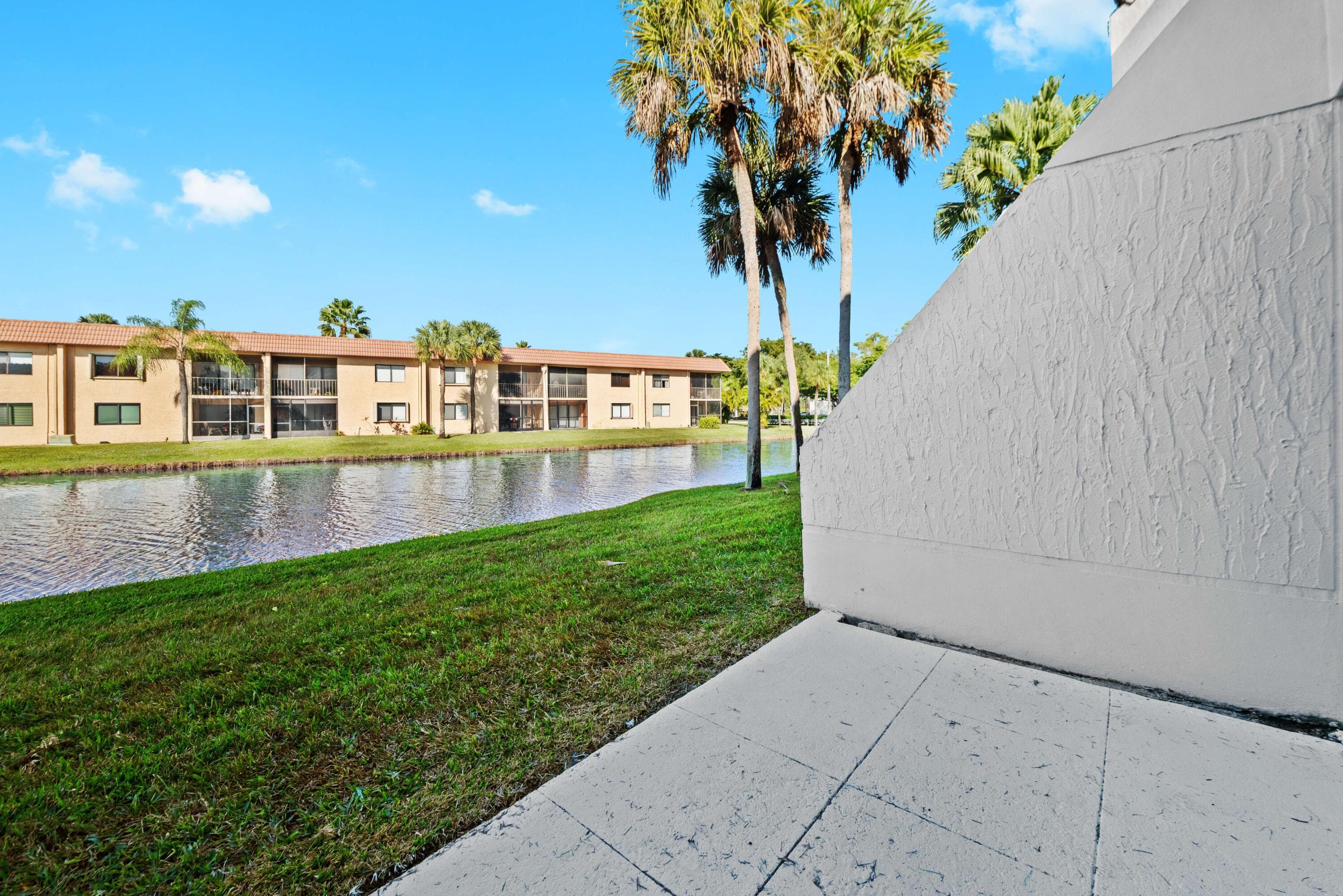 140 Lakeview Drive 103, Weston, FL 33326 — photo 10 of 25