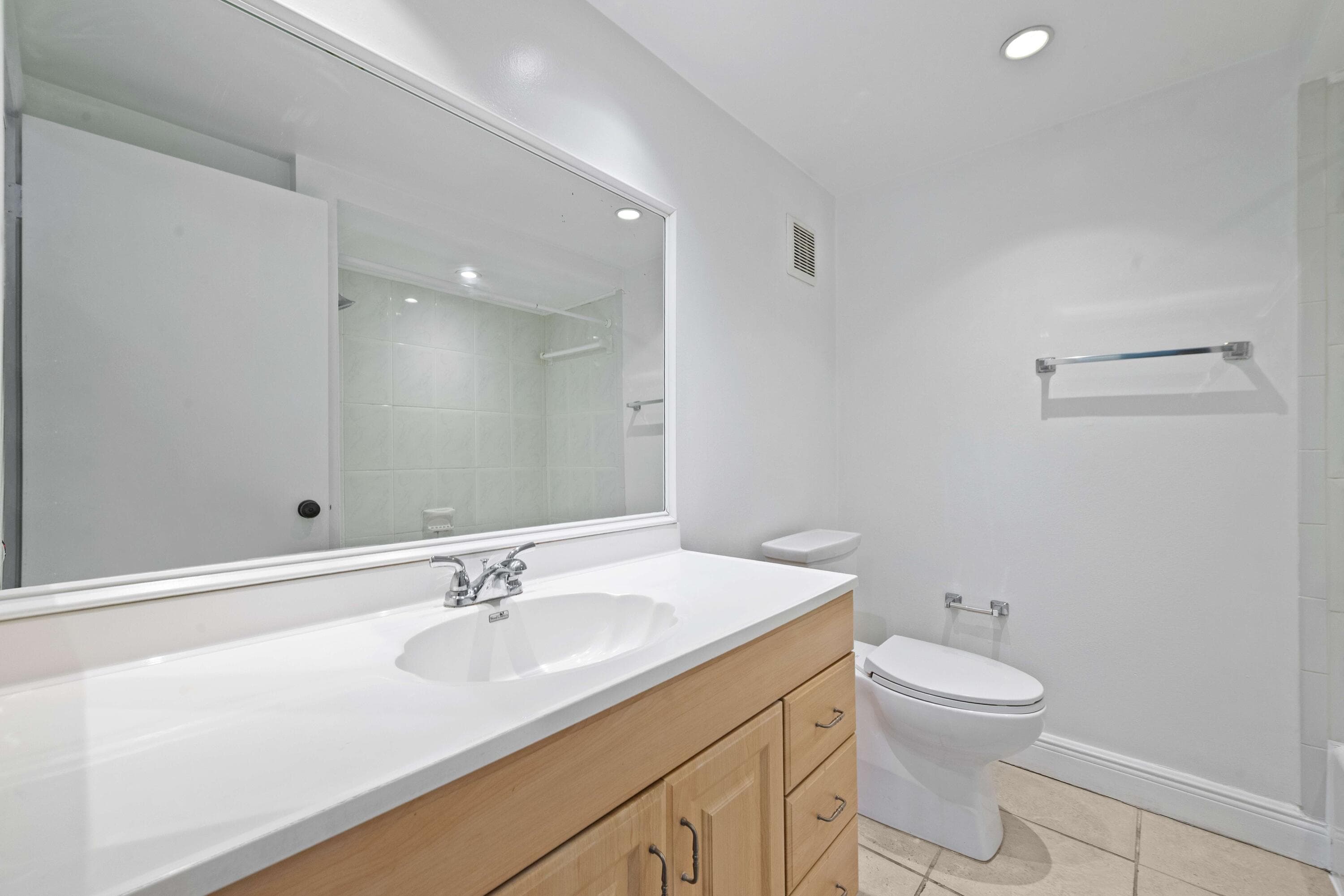 140 Lakeview Drive 103, Weston, FL 33326 — photo 24 of 25