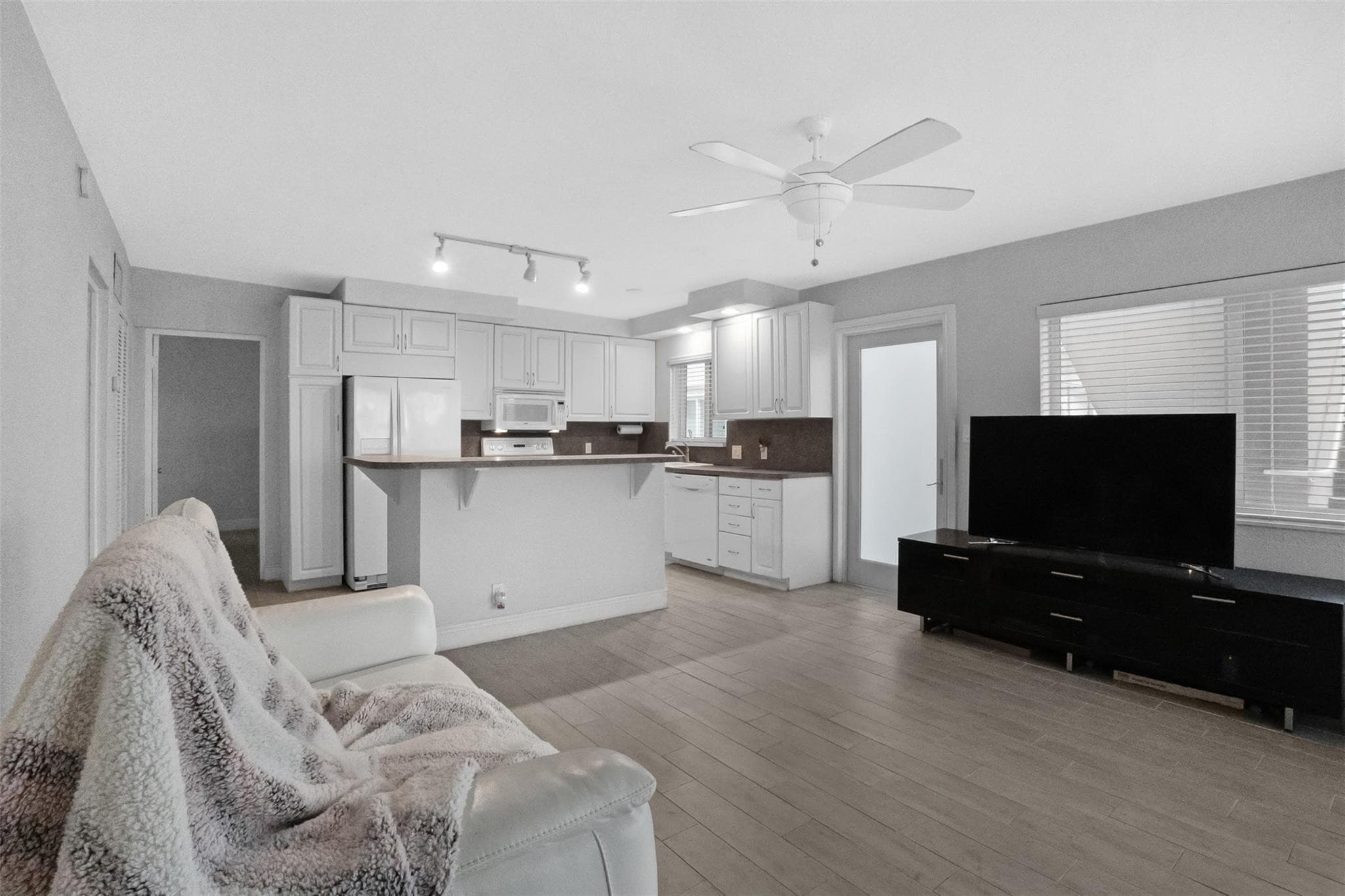 1000 SE 4th Street 127, Fort Lauderdale, FL 33301 — photo 5 of 47
