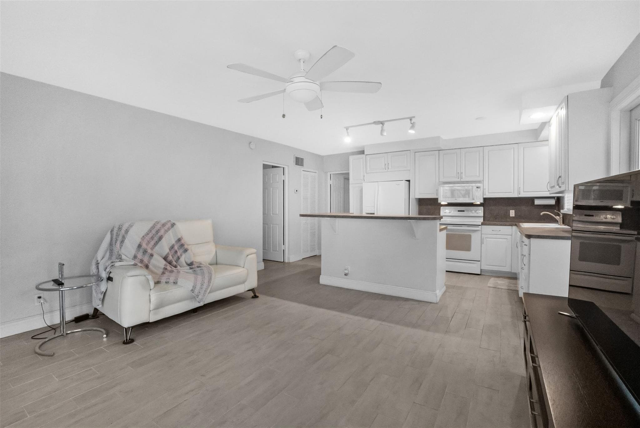 1000 SE 4th Street 127, Fort Lauderdale, FL 33301 — photo 9 of 47