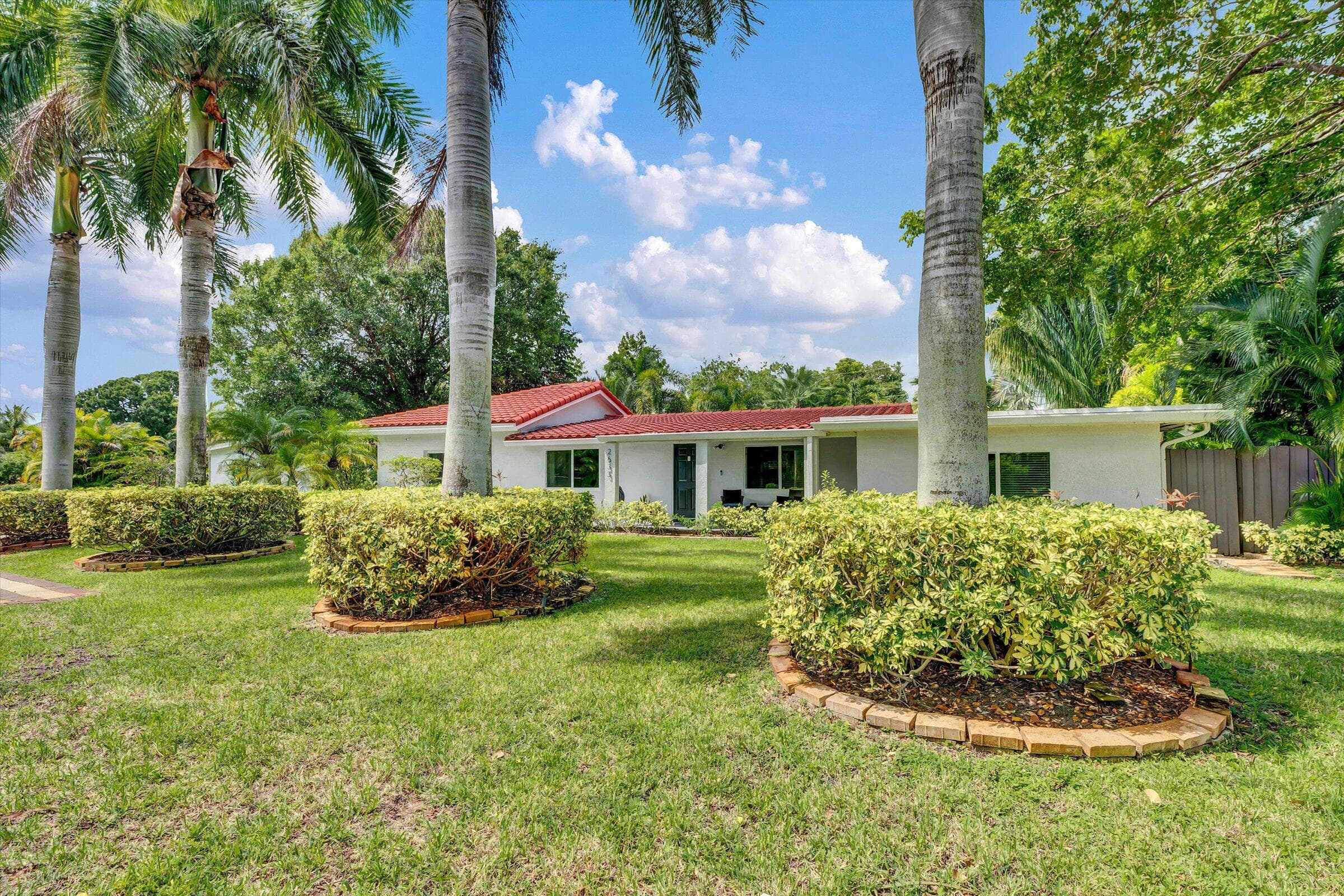 2633 NE 3rd Avenue, Wilton Manors, FL 33334 — photo 2 of 55