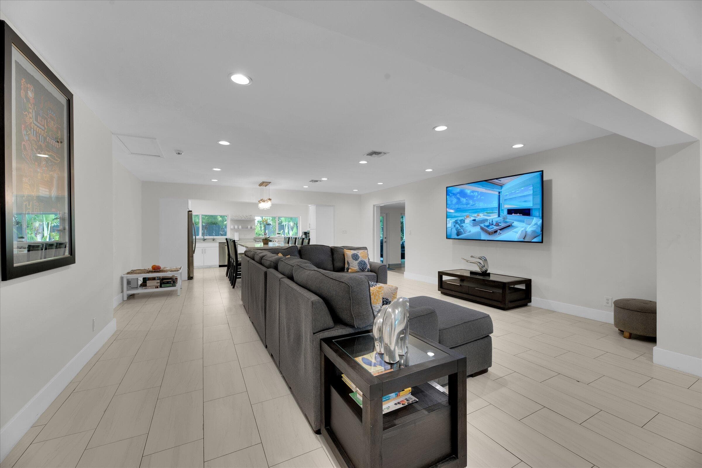 2633 NE 3rd Avenue, Wilton Manors, FL 33334 — photo 4 of 55