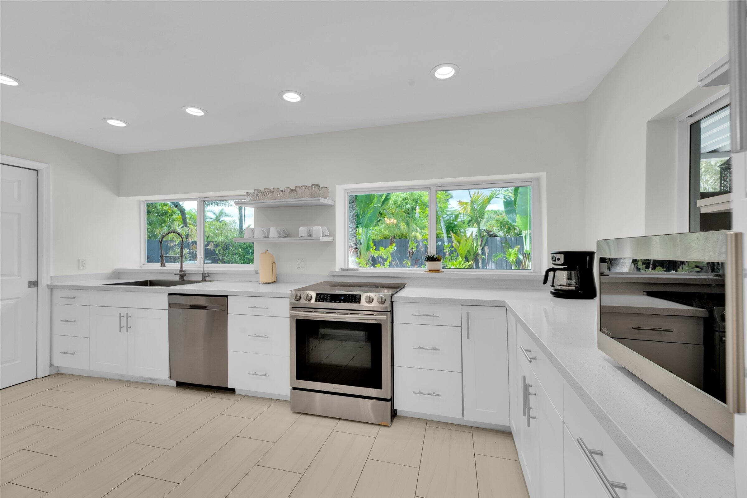 2633 NE 3rd Avenue, Wilton Manors, FL 33334 — photo 10 of 55