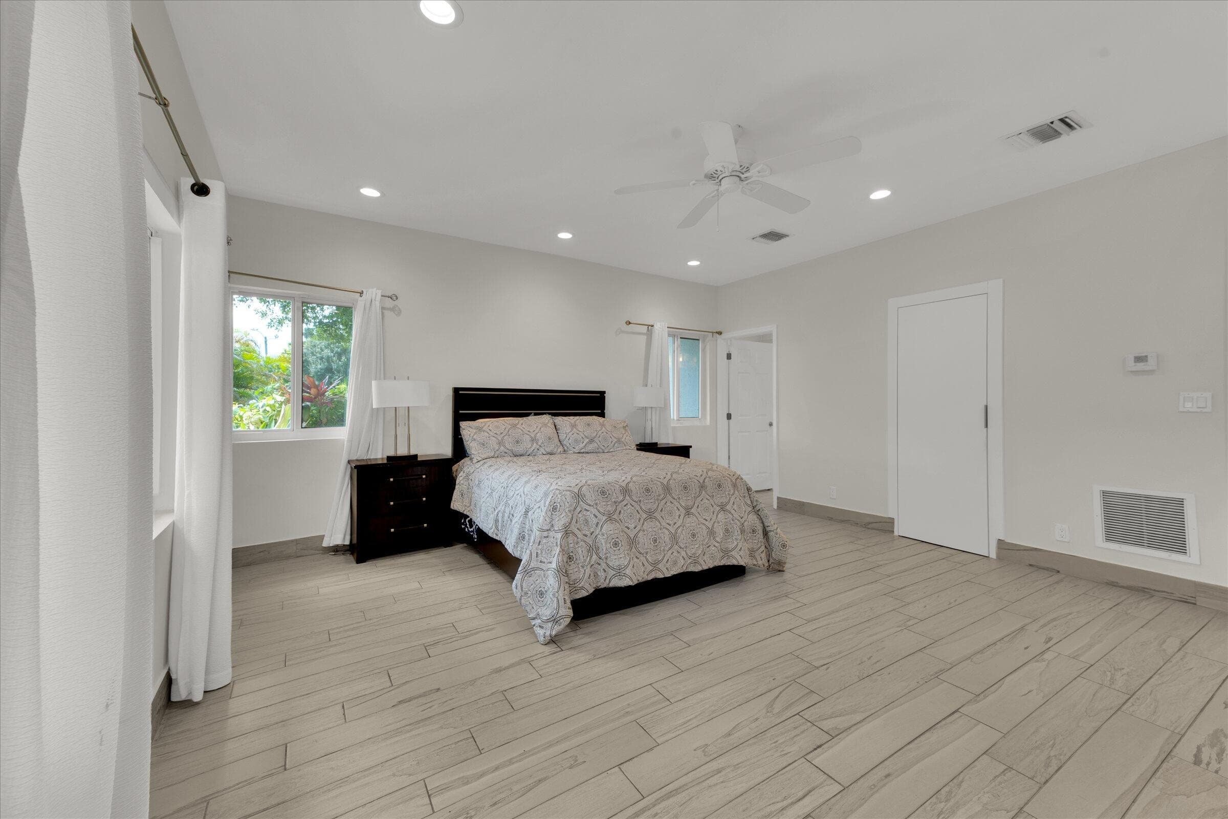 2633 NE 3rd Avenue, Wilton Manors, FL 33334 — photo 18 of 55