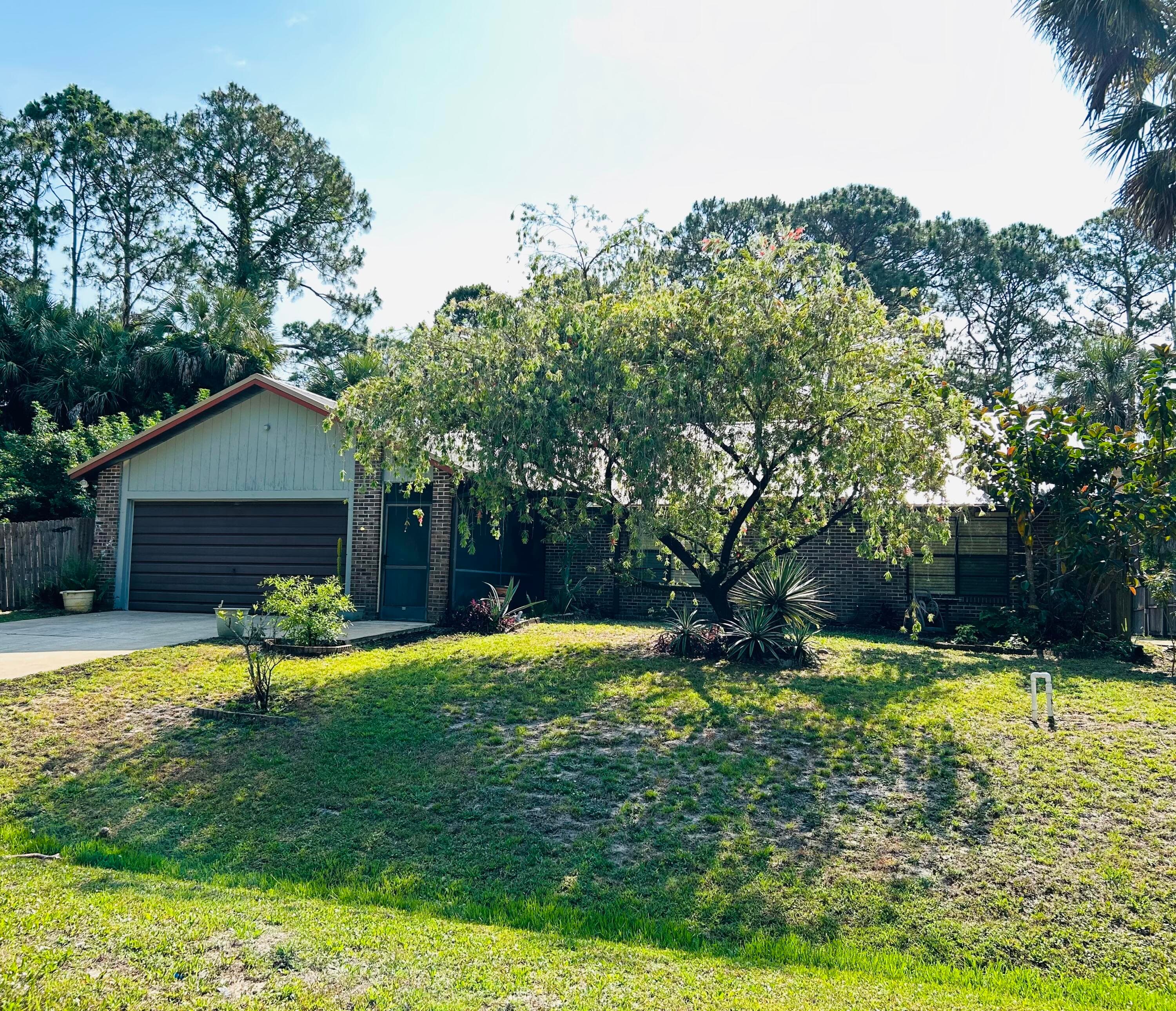 591 SW Darien Ave Avenue SW, Palm Bay, FL 32908 — photo 1 of 14