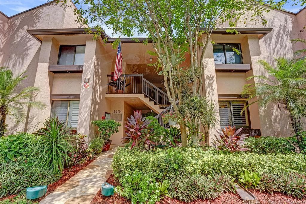 2210 SW 92nd Terrace 2702, Davie, FL 33324 — photo 4 of 89