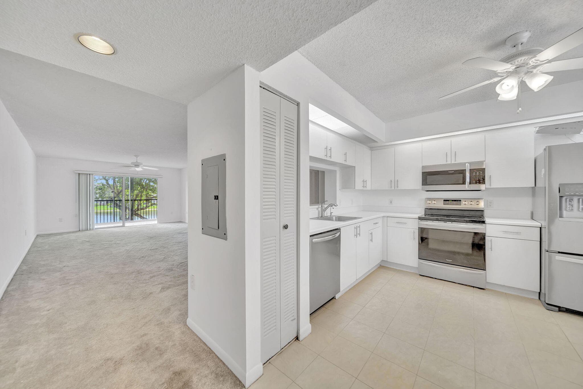 801 SW 141st Avenue 306o, Pembroke Pines, FL 33027 — photo 5 of 58