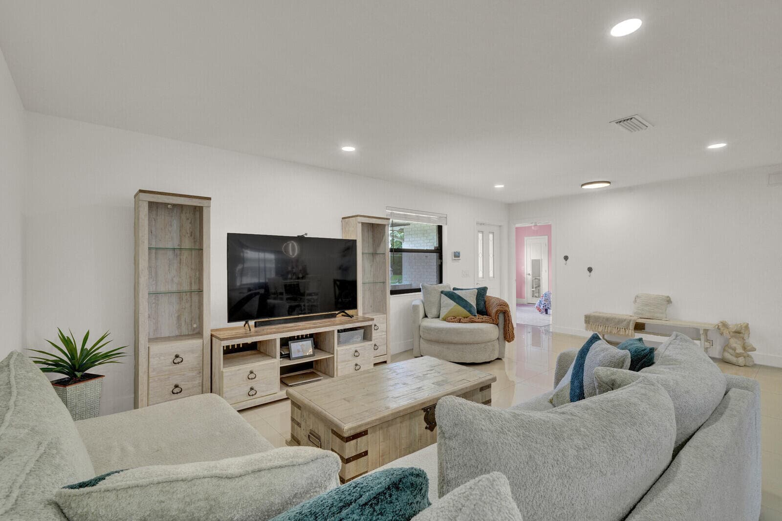 107 Segovia Avenue, Royal Palm Beach, FL 33411 — photo 8 of 48