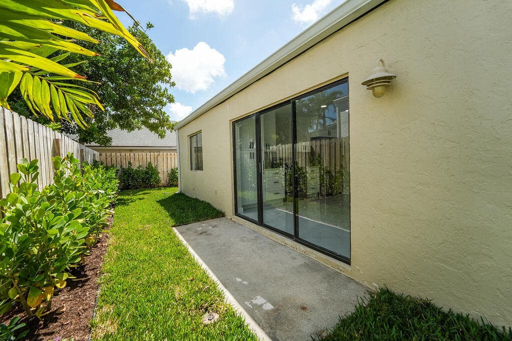 875 NW 22nd Avenue, Delray Beach, FL 33445 — photo 25 of 42