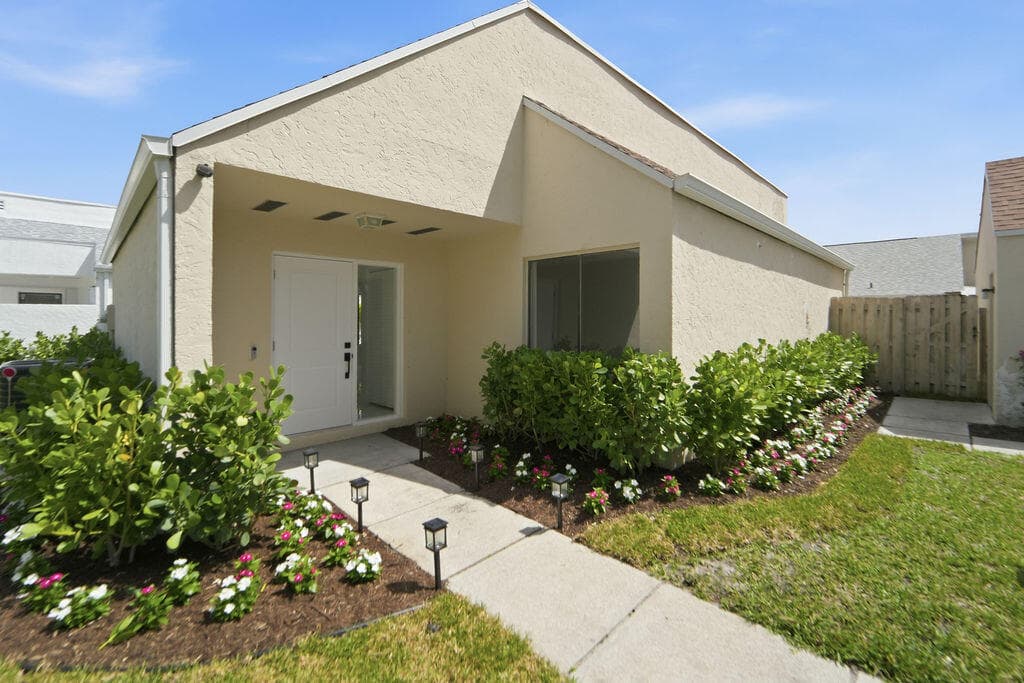 875 NW 22nd Avenue, Delray Beach, FL 33445 — photo 24 of 42