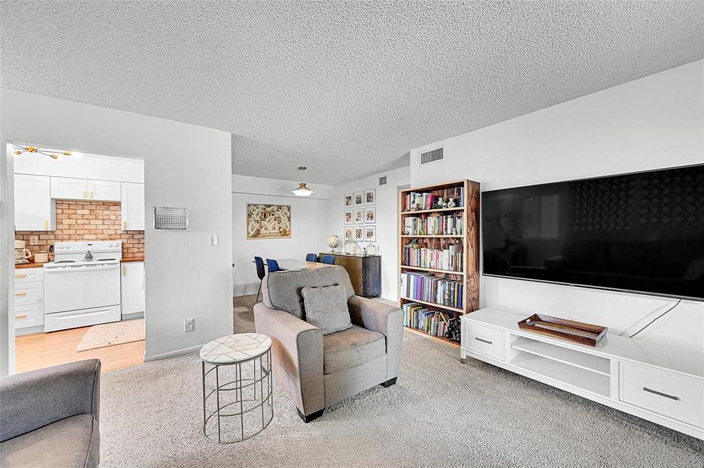 117 Gardens Drive 204, Pompano Beach, FL 33069 — photo 3 of 32