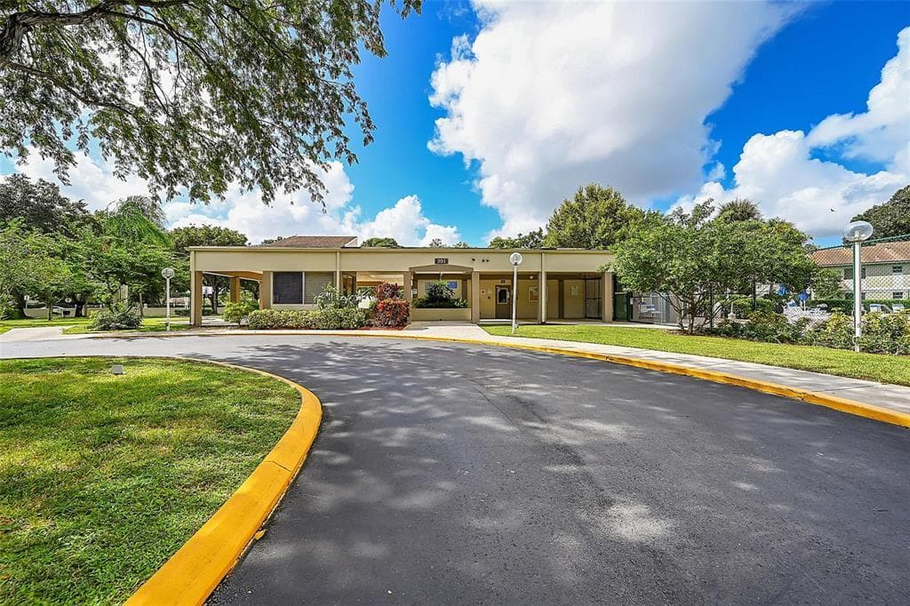 117 Gardens Drive 204, Pompano Beach, FL 33069 — photo 26 of 32