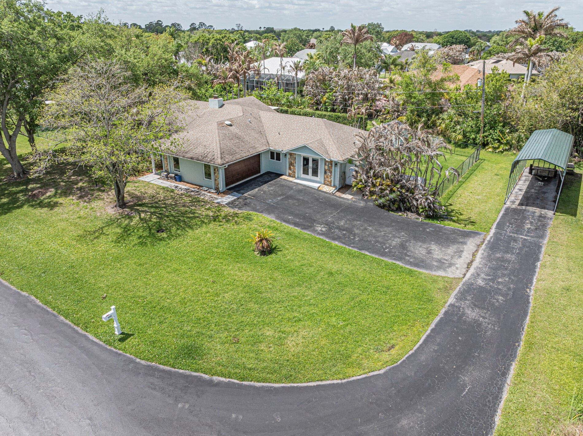 595 45th Court, Vero Beach, FL 32968 — photo 1 of 51