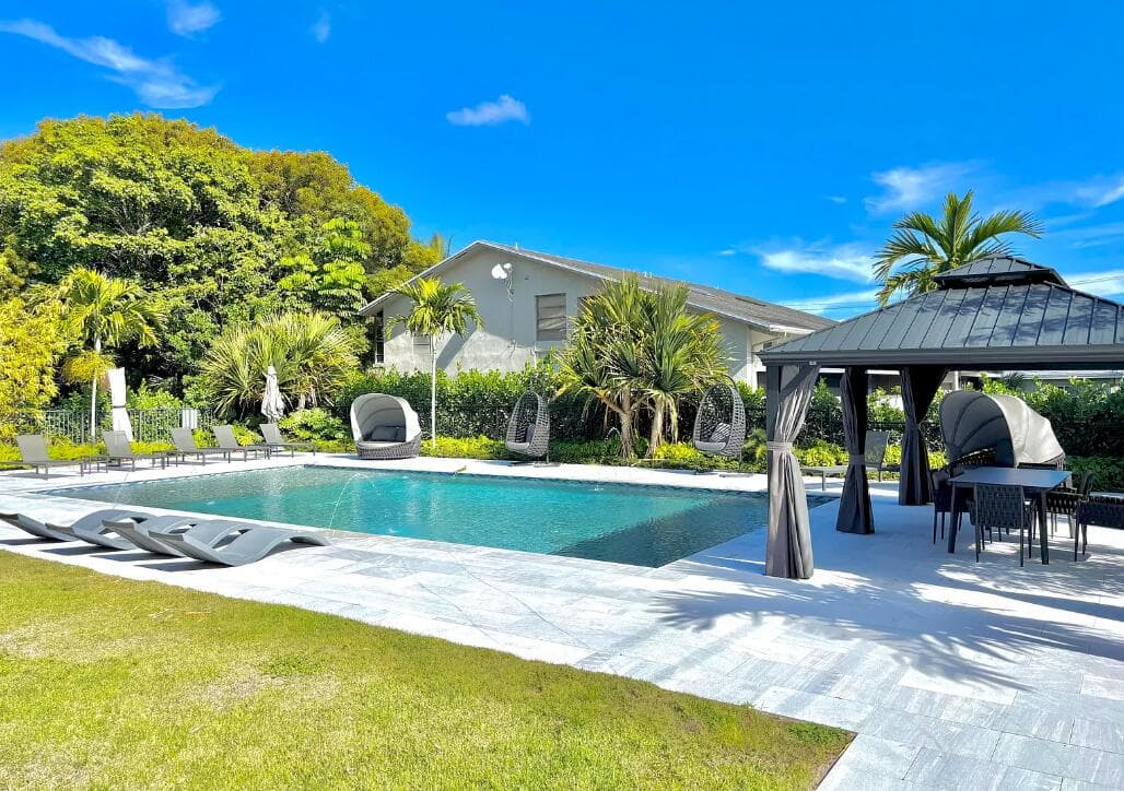 663 Dover Street 10, Boca Raton, FL 33487 — photo 1 of 5