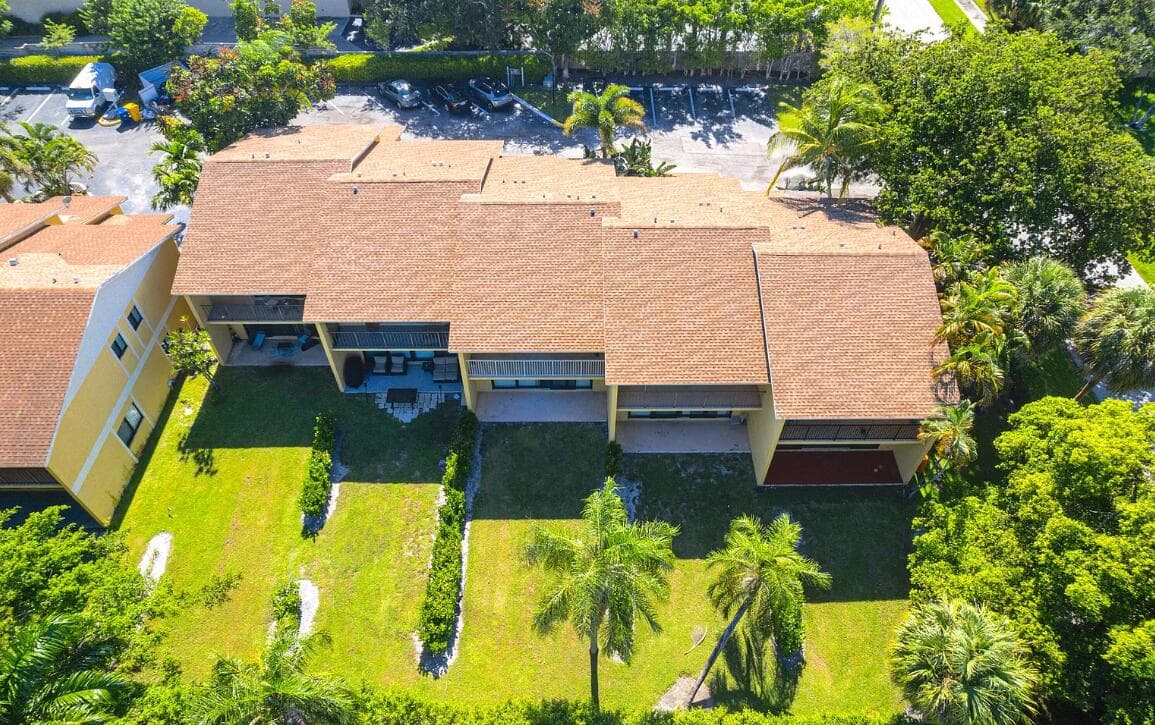 663 Dover Street 10, Boca Raton, FL 33487 — photo 2 of 5
