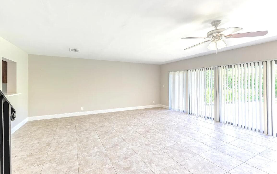663 Dover Street 10, Boca Raton, FL 33487 — photo 4 of 5