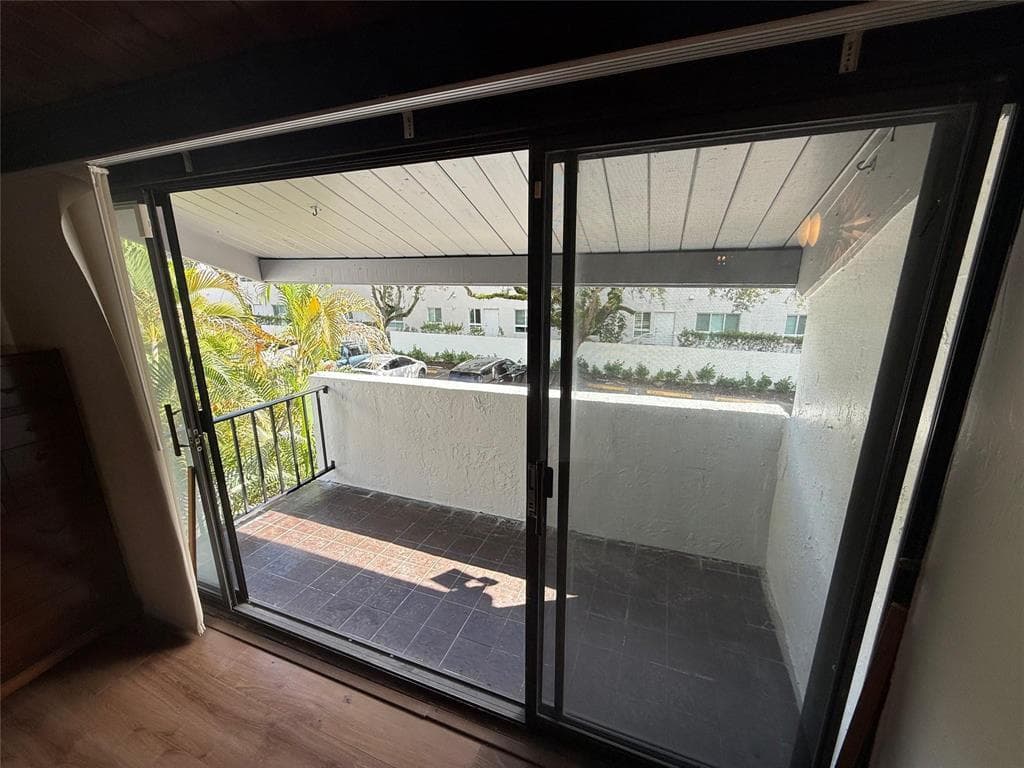 19428 NE 26th Avenue 103b, Miami, FL 33180 — photo 23 of 50
