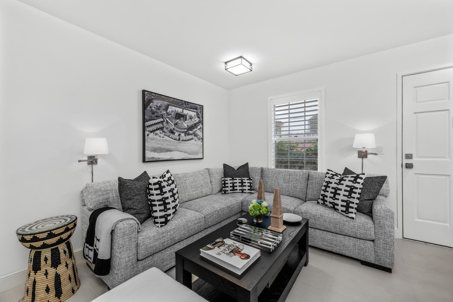 134 Peruvian Avenue 104, Palm Beach, FL 33480 — photo 2 of 20