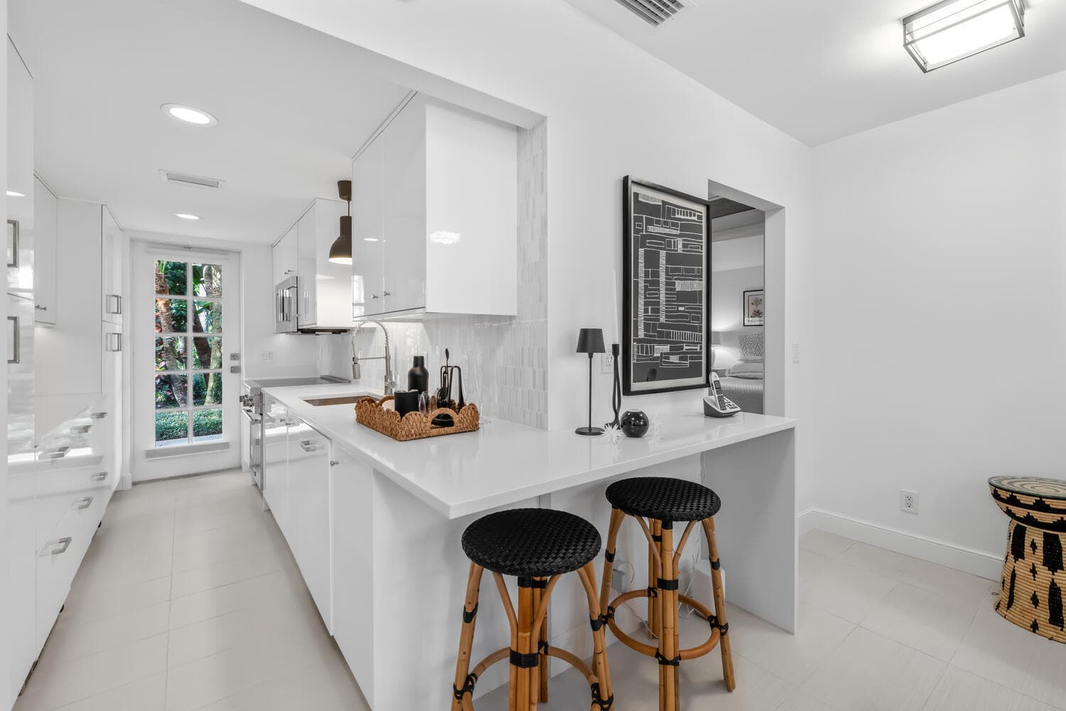 134 Peruvian Avenue 104, Palm Beach, FL 33480 — photo 3 of 20