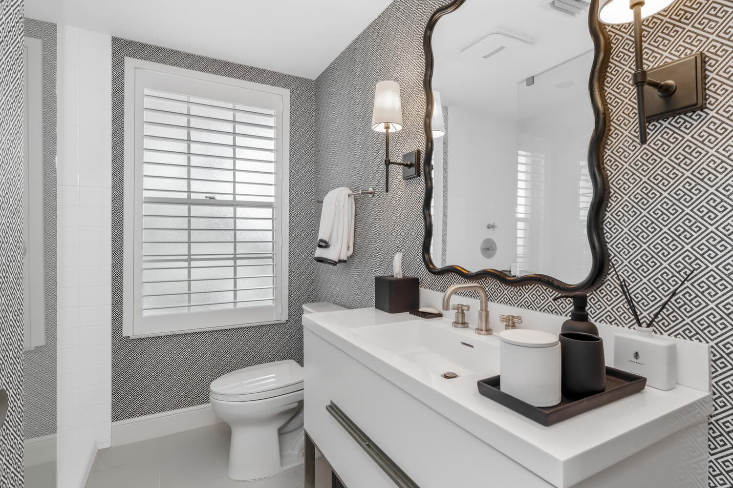 134 Peruvian Avenue 104, Palm Beach, FL 33480 — photo 13 of 20