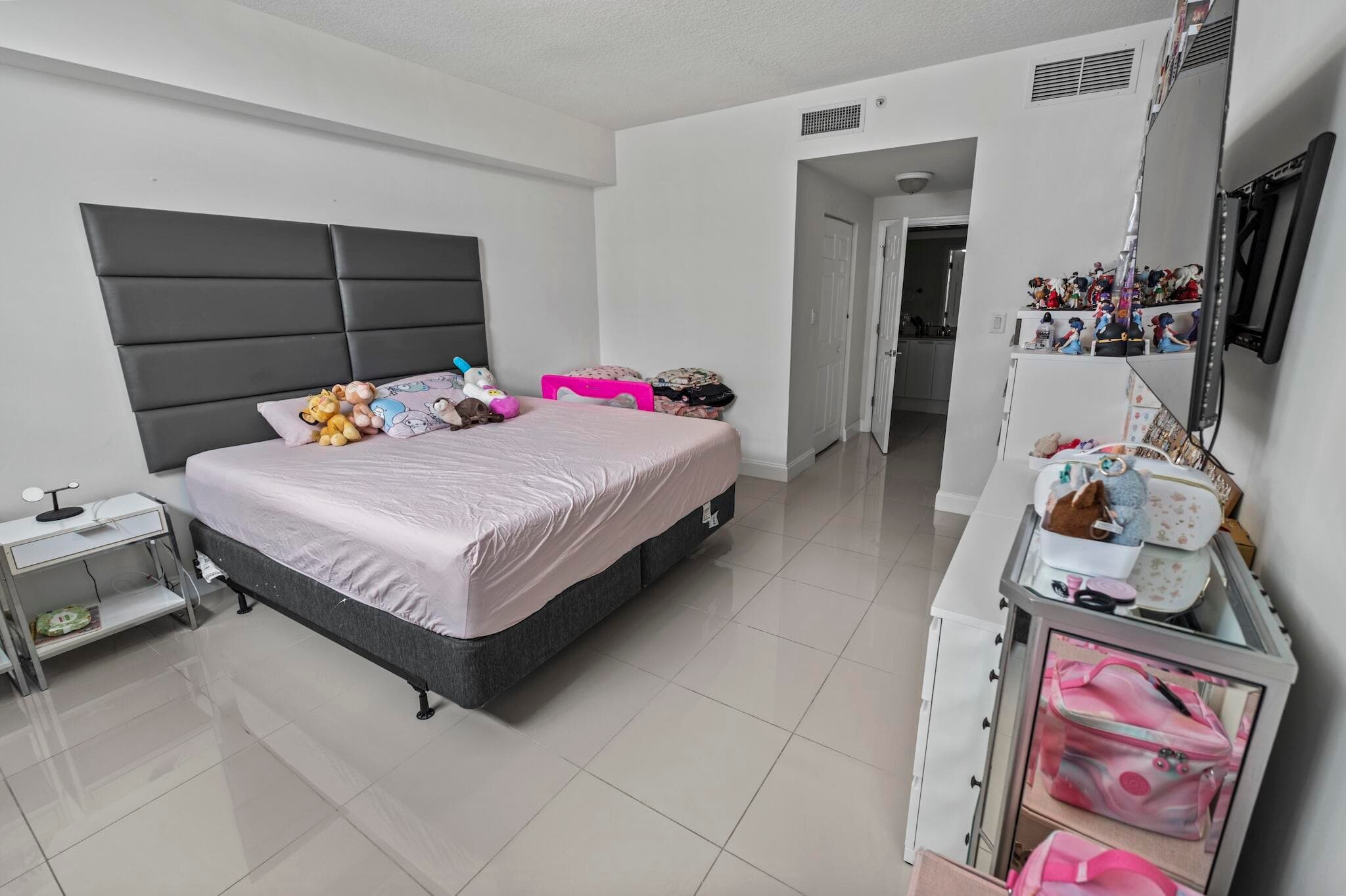 140 S Dixie Highway 512, Hollywood, FL 33020 — photo 26 of 37