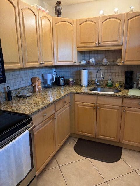 2562 Garden Drive N 305, Lake Worth Beach, FL 33461 — photo 5 of 24