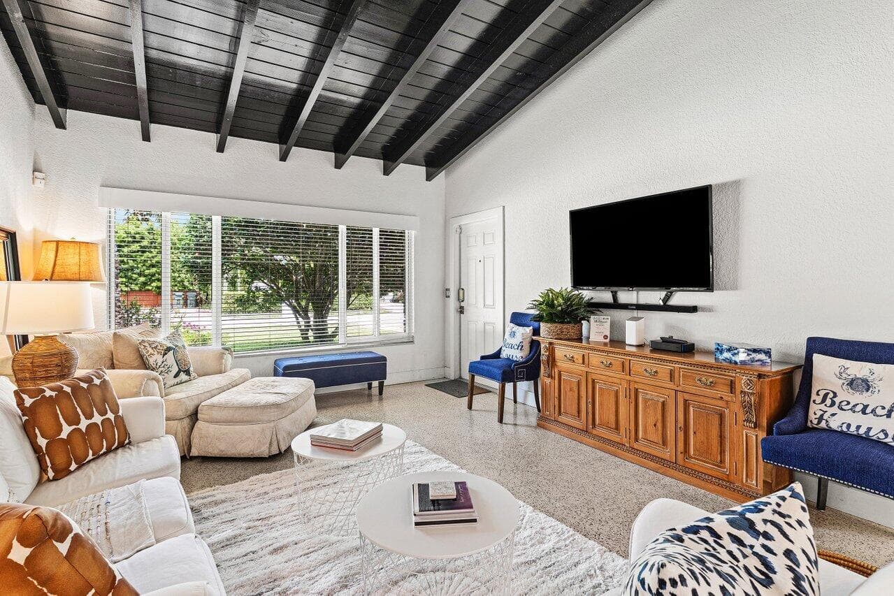 340 NE 7th Avenue, Delray Beach, FL 33483 — photo 10 of 31