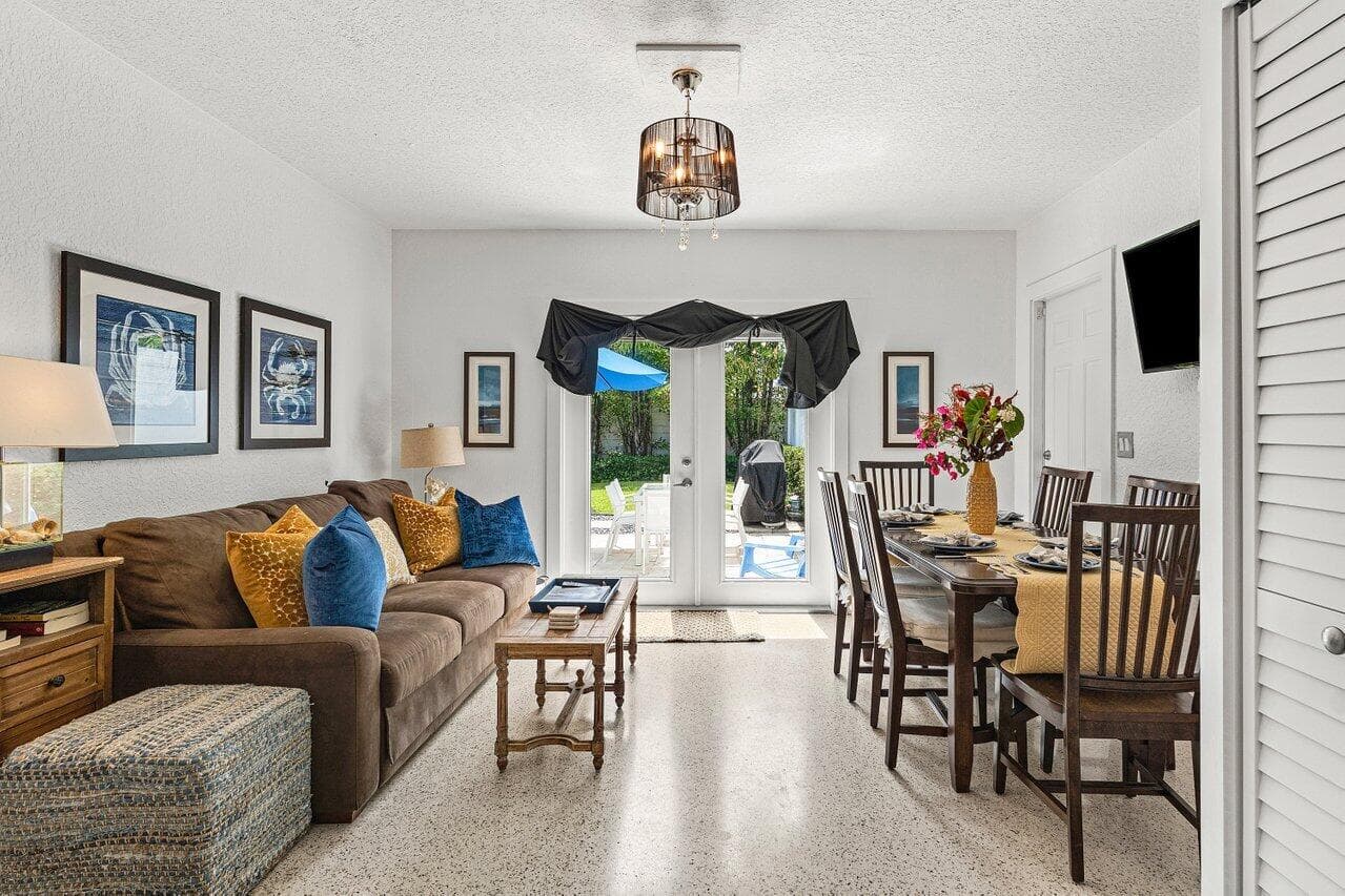 340 NE 7th Avenue, Delray Beach, FL 33483 — photo 13 of 31