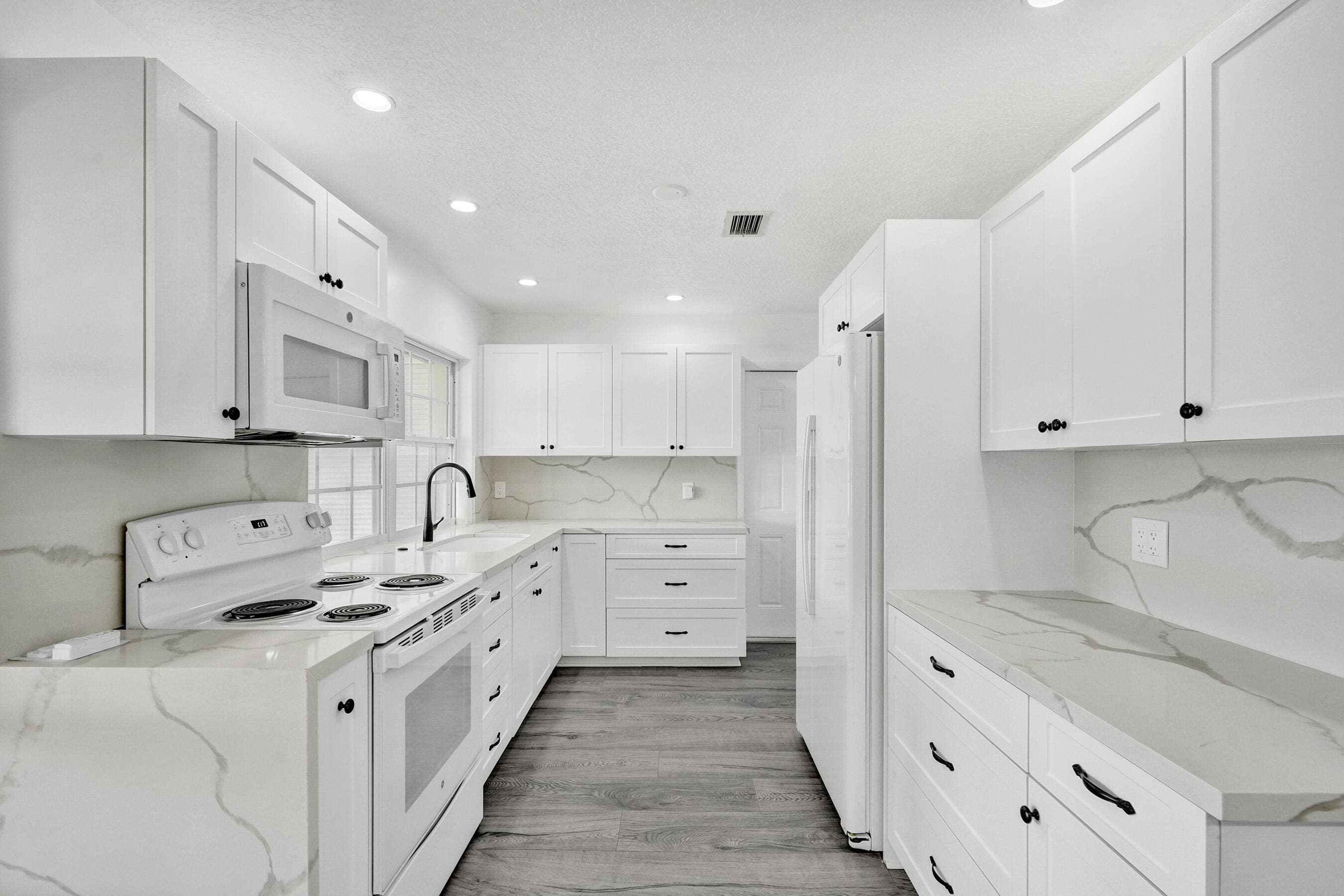 9366 NW 23rd Street, Pembroke Pines, FL 33024 — photo 4 of 66