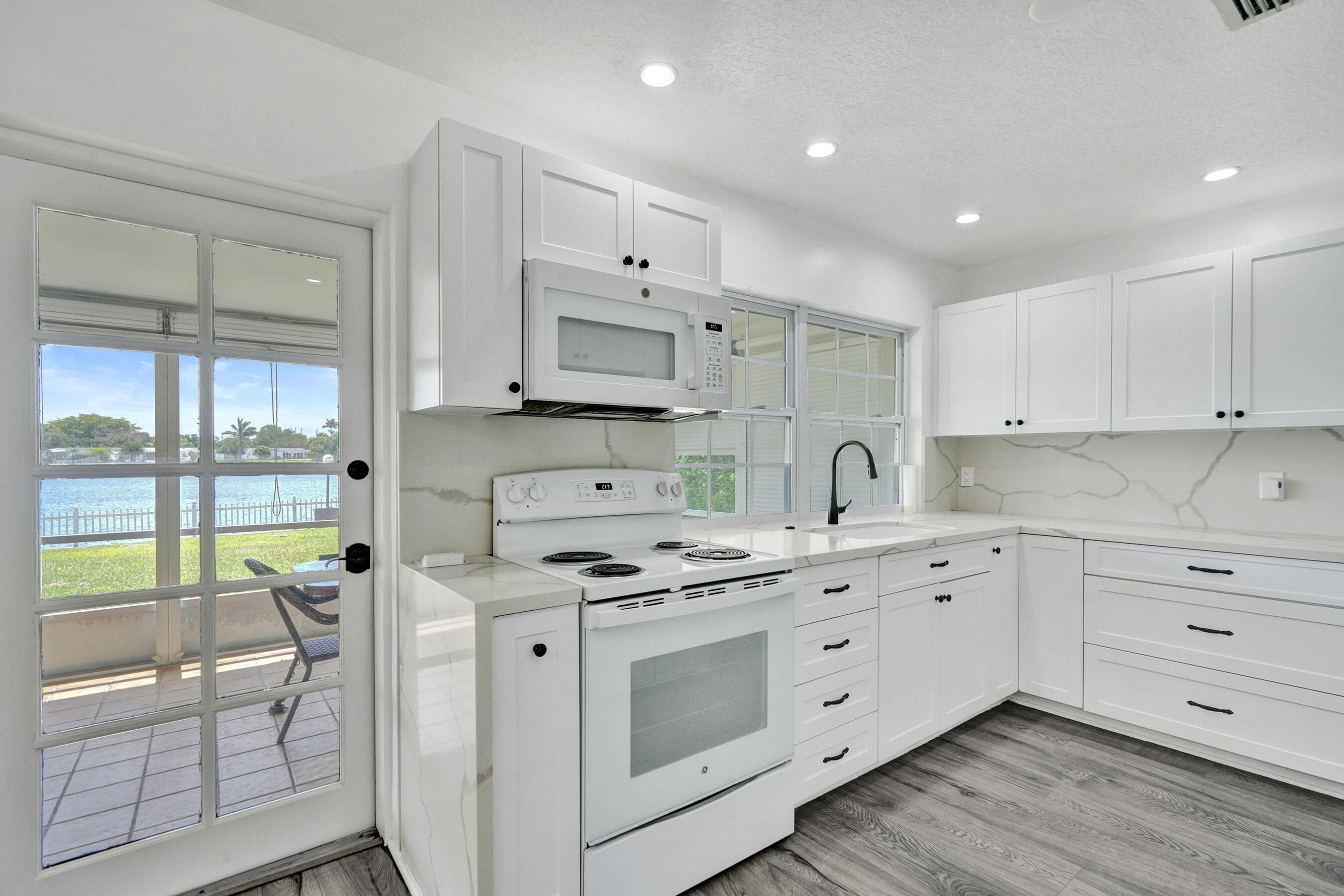 9366 NW 23rd Street, Pembroke Pines, FL 33024 — photo 7 of 66
